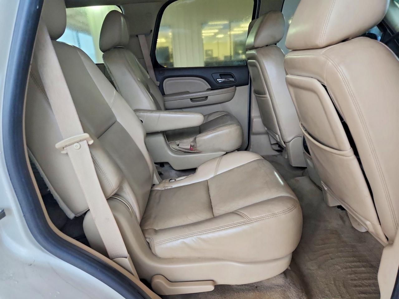 2011 Gmc Yukon Denali White vin: 1GKS1EEF0BR205417
