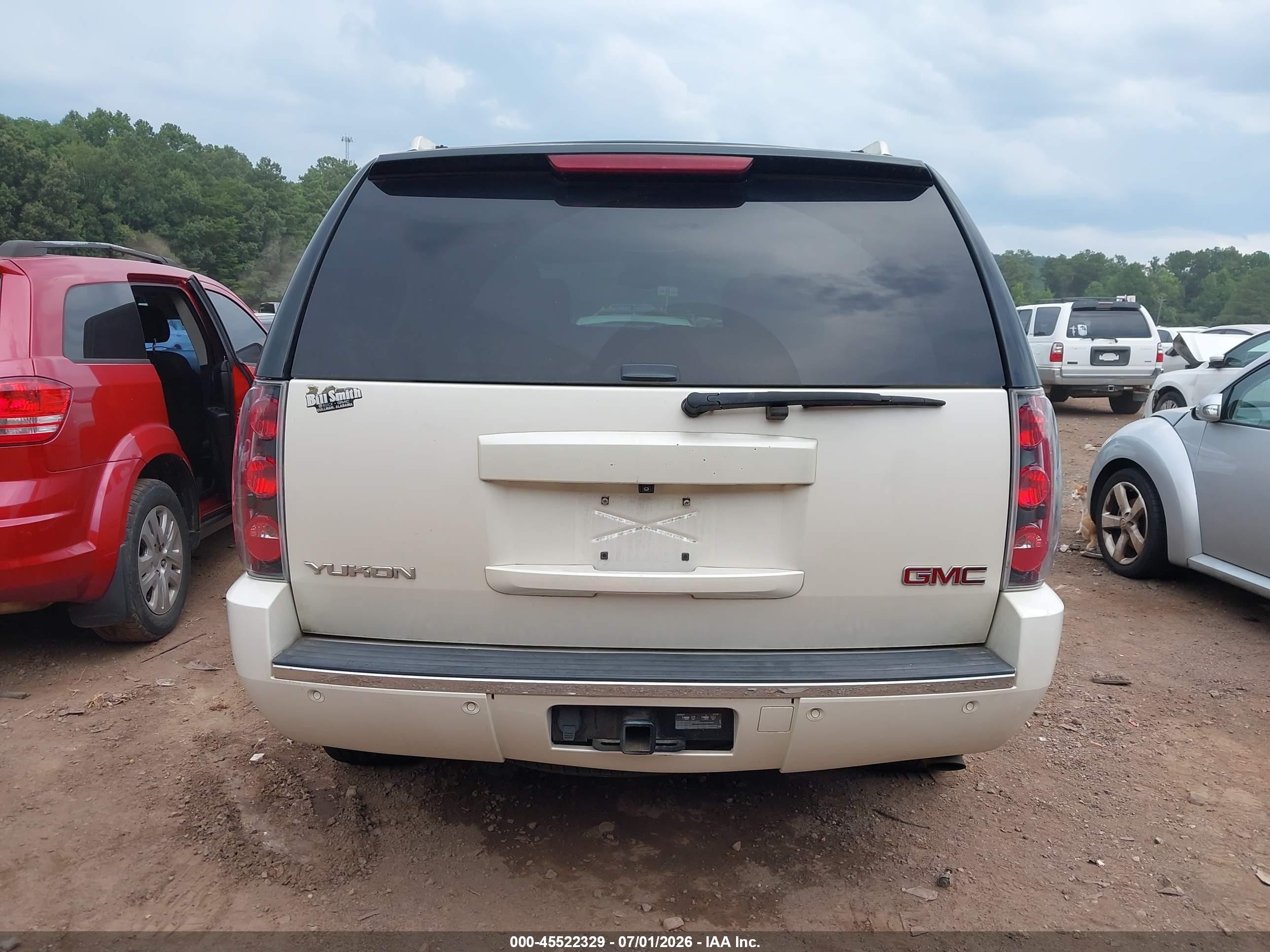 2013 Gmc Yukon Denali Cream vin: 1GKS1EEF1DR326847