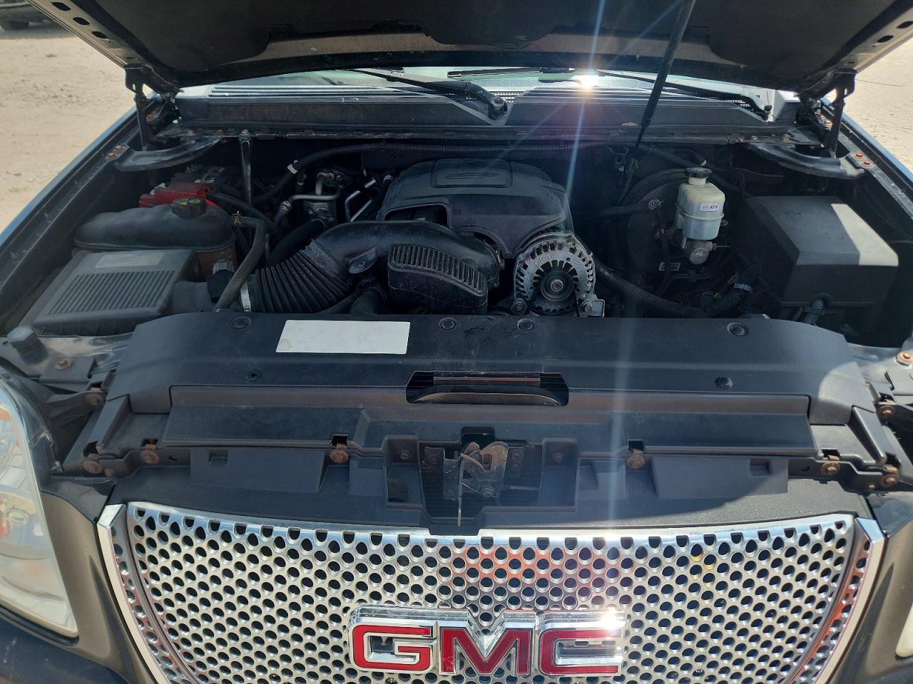 2011 Gmc Yukon Denali Black vin: 1GKS1EEF2BR255736