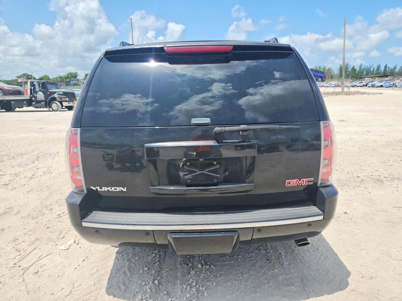 2011 Gmc Yukon Denali Black vin: 1GKS1EEF2BR255736
