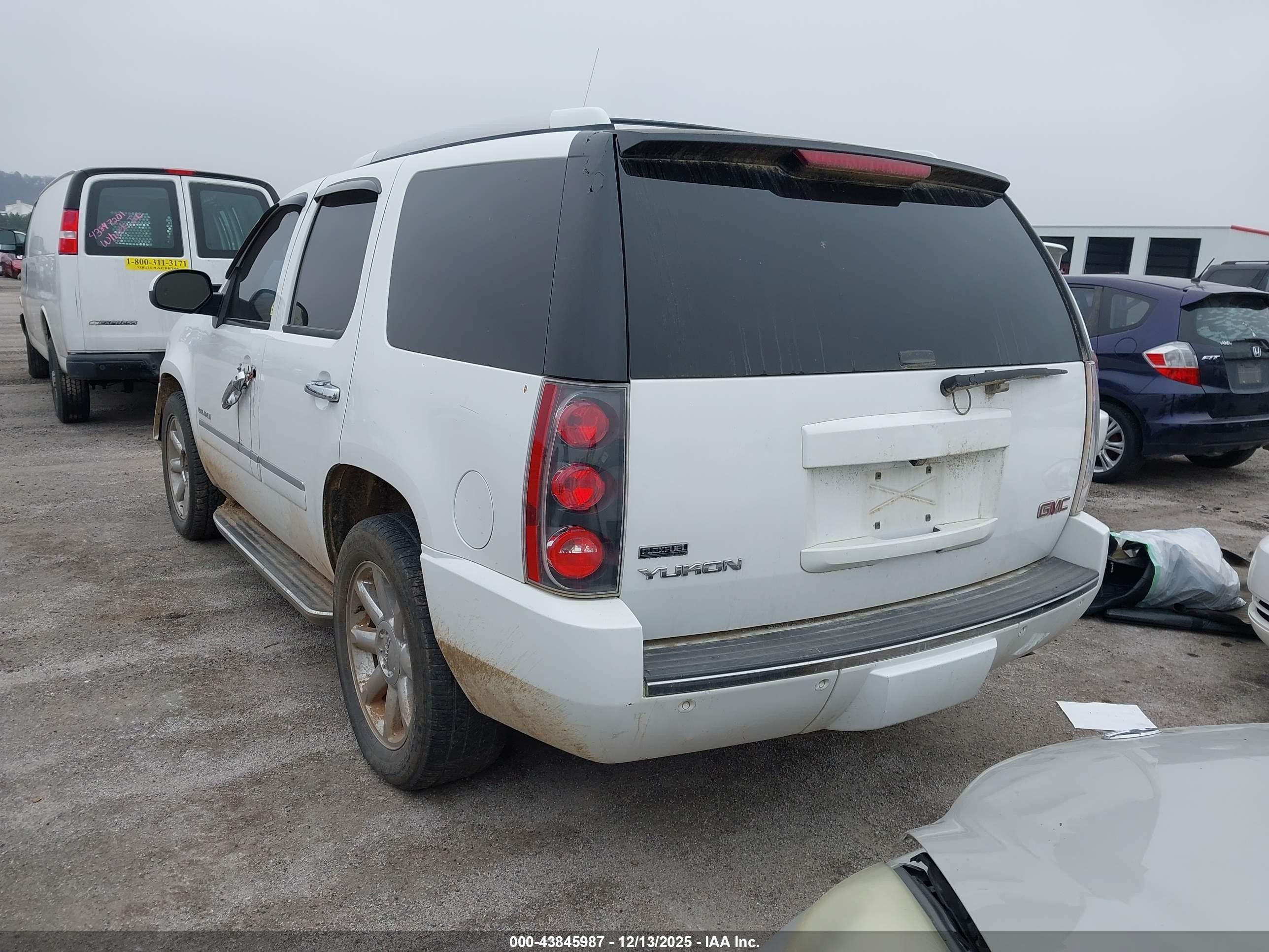 2011 Gmc Yukon Denali White vin: 1GKS1EEF3BR300649