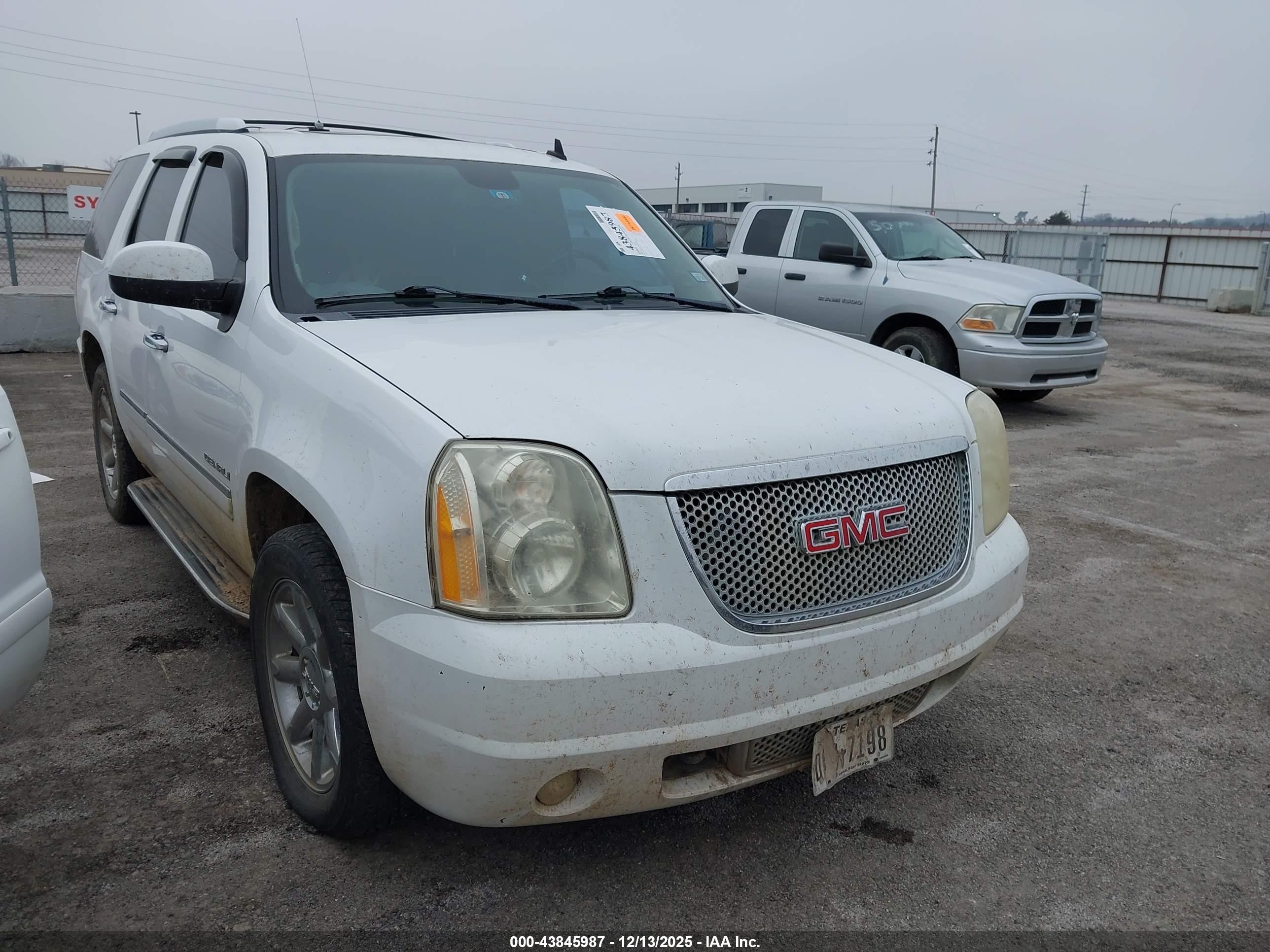 2011 Gmc Yukon Denali White vin: 1GKS1EEF3BR300649