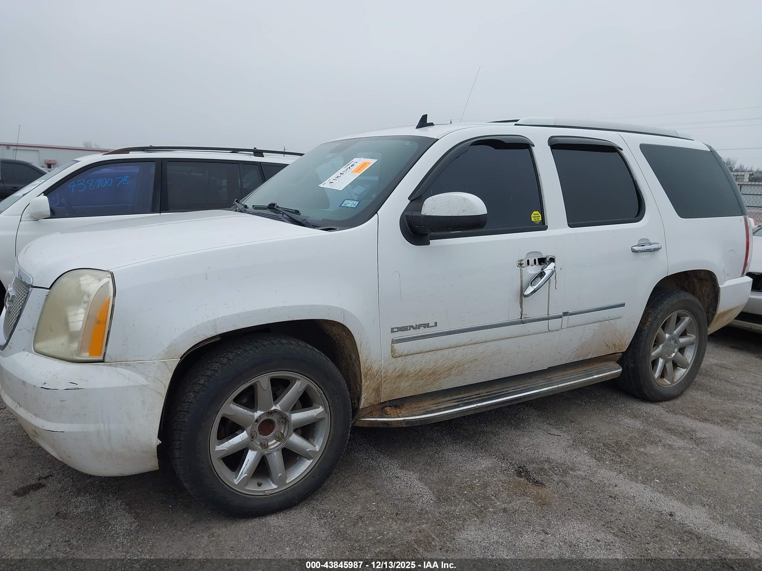 2011 Gmc Yukon Denali White vin: 1GKS1EEF3BR300649