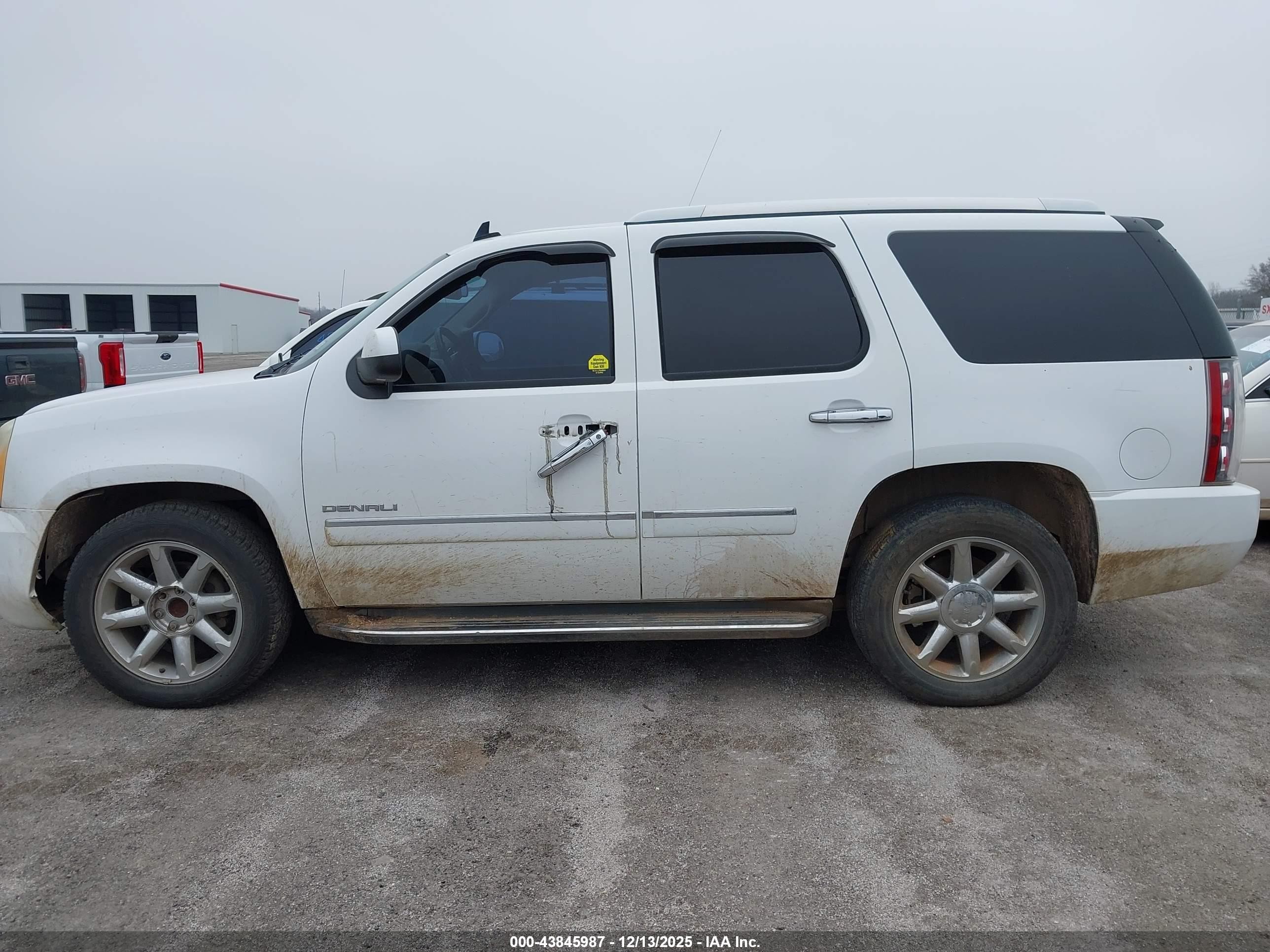2011 Gmc Yukon Denali White vin: 1GKS1EEF3BR300649