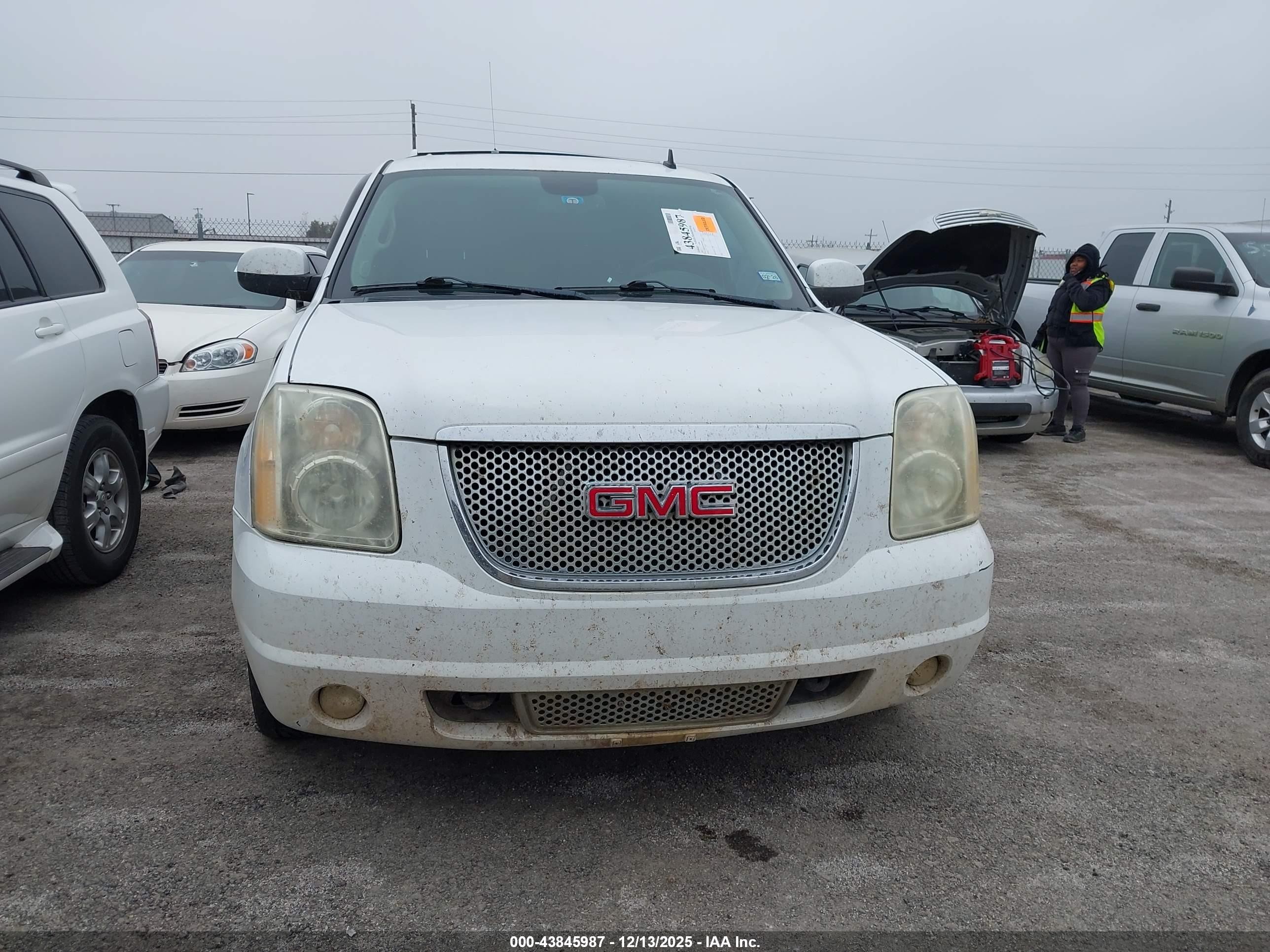 2011 Gmc Yukon Denali White vin: 1GKS1EEF3BR300649