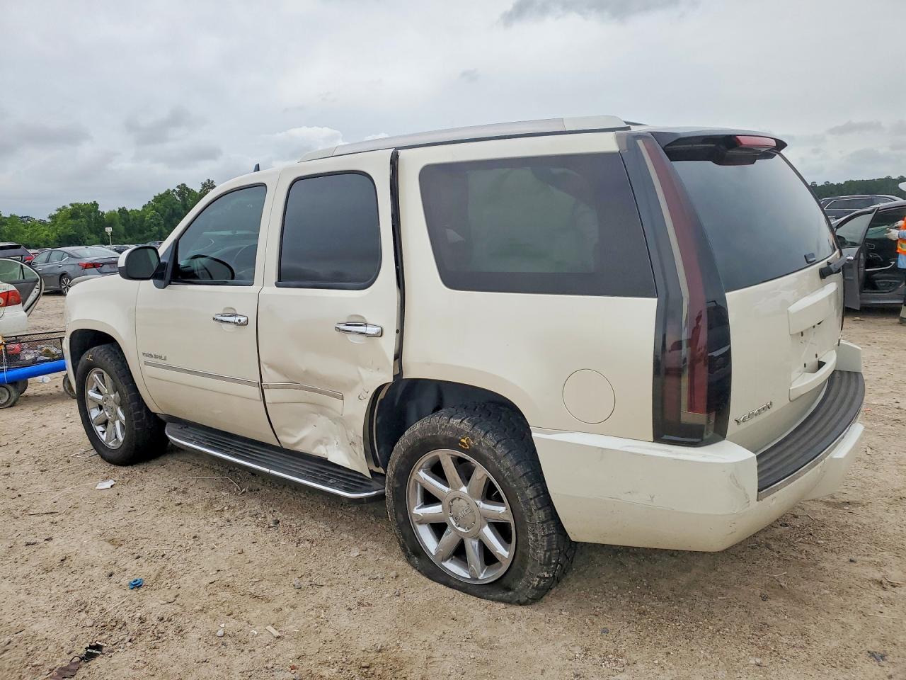 2013 Gmc Yukon Denali White vin: 1GKS1EEF4DR255630