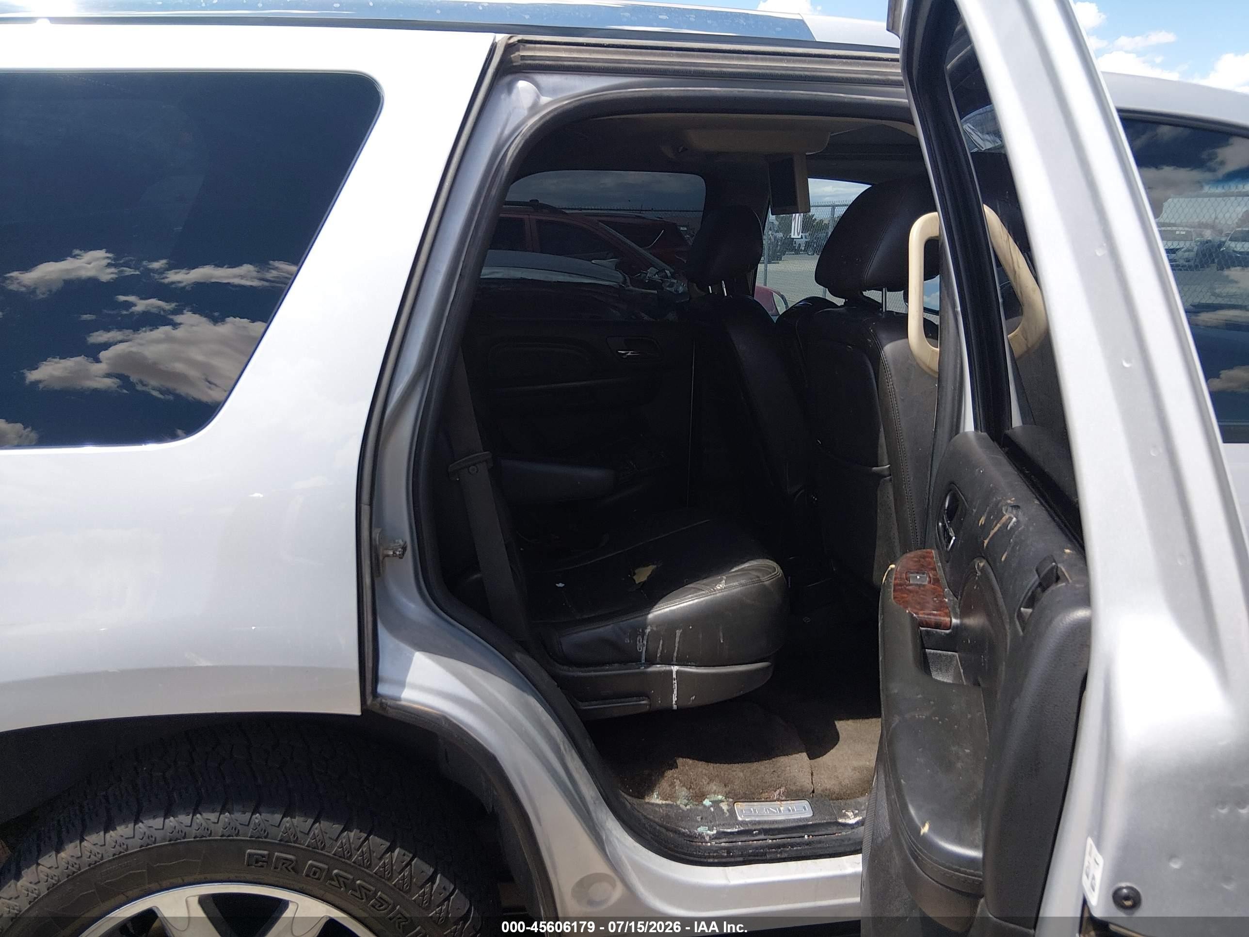 2014 Gmc Yukon Denali Silver vin: 1GKS1EEF4ER141001