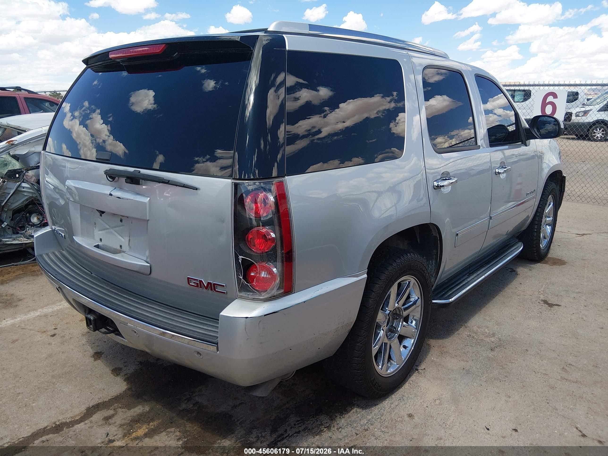 2014 Gmc Yukon Denali Silver vin: 1GKS1EEF4ER141001