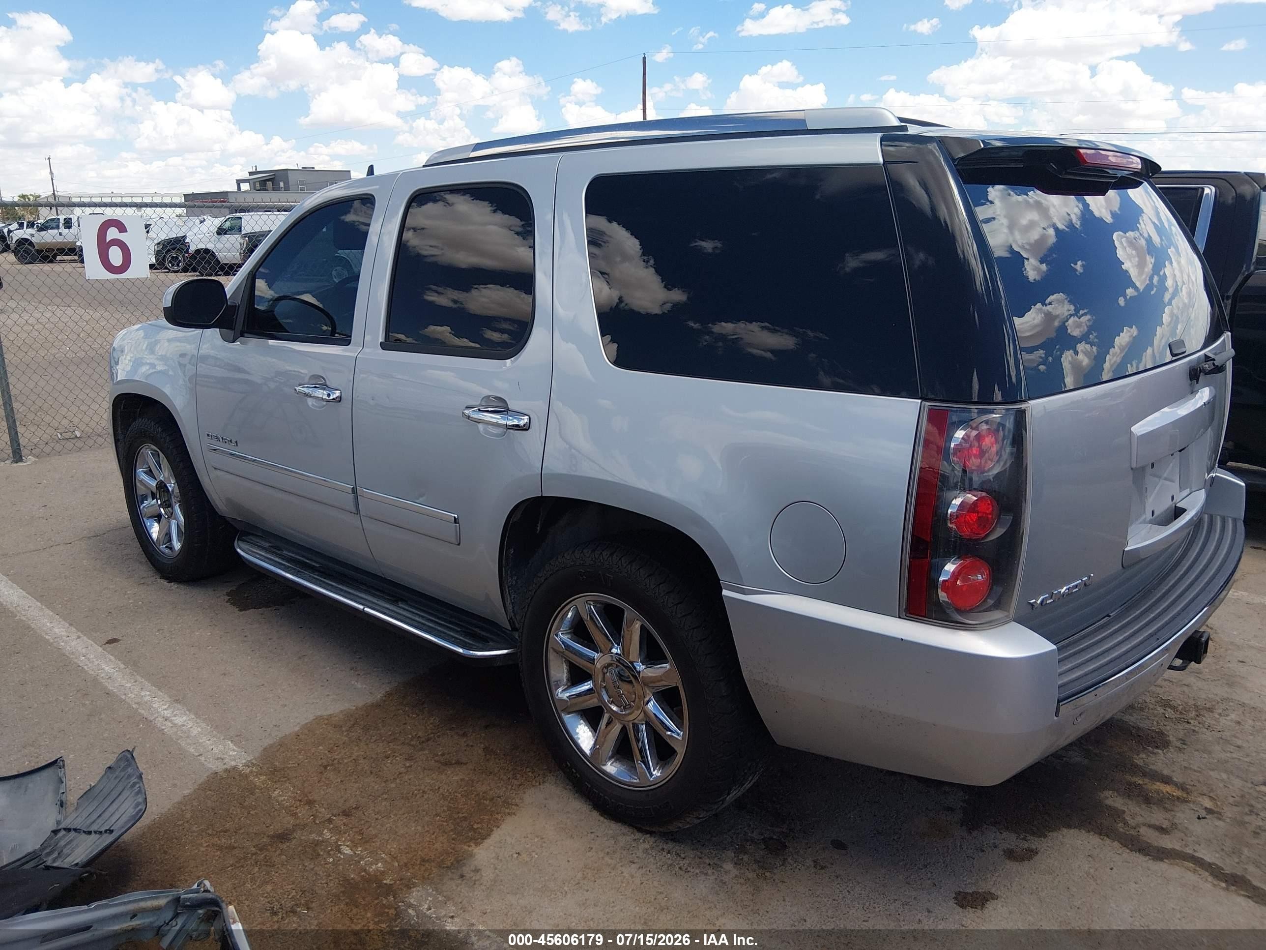 2014 Gmc Yukon Denali Silver vin: 1GKS1EEF4ER141001