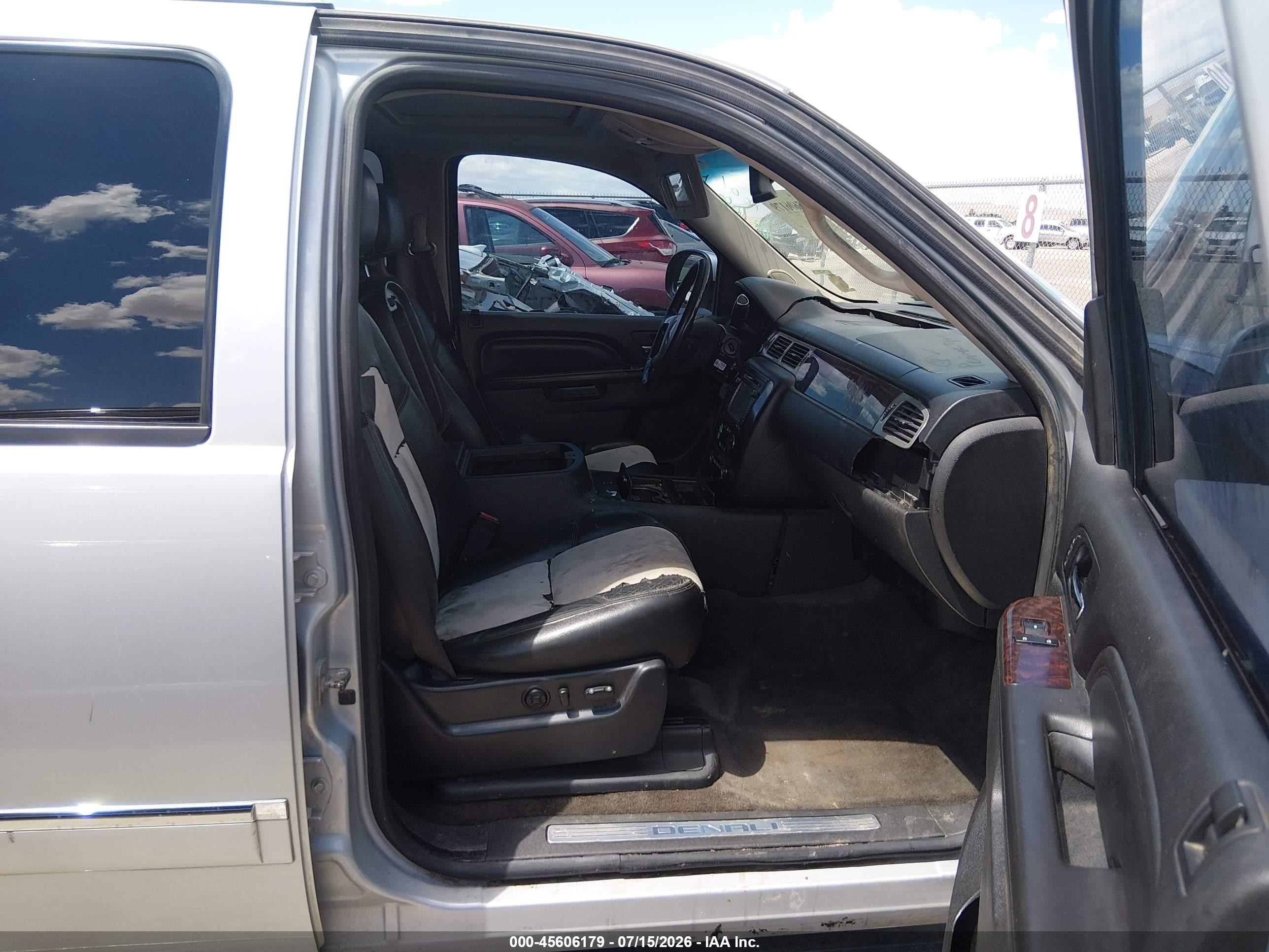 2014 Gmc Yukon Denali Silver vin: 1GKS1EEF4ER141001