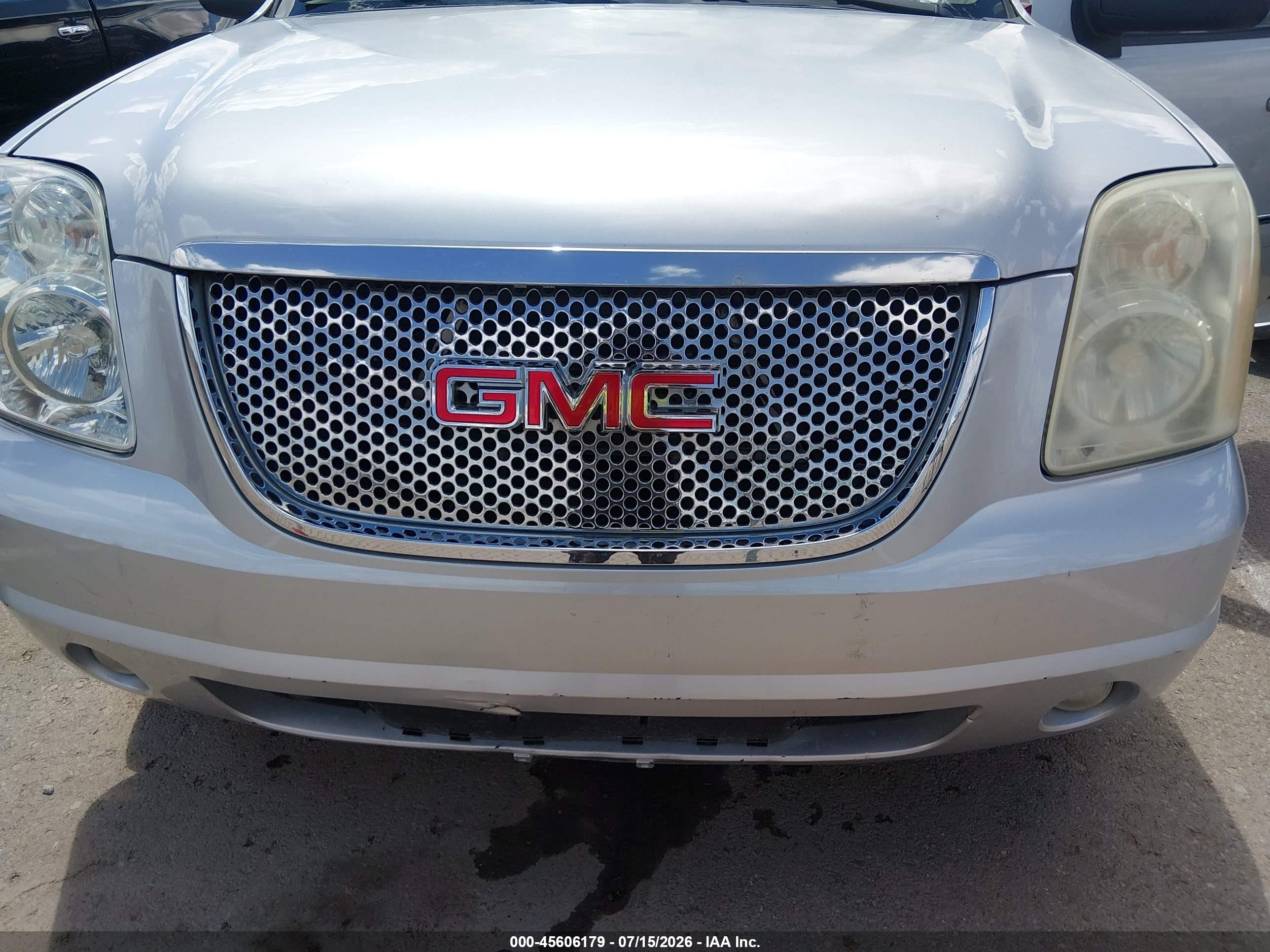 2014 Gmc Yukon Denali Silver vin: 1GKS1EEF4ER141001