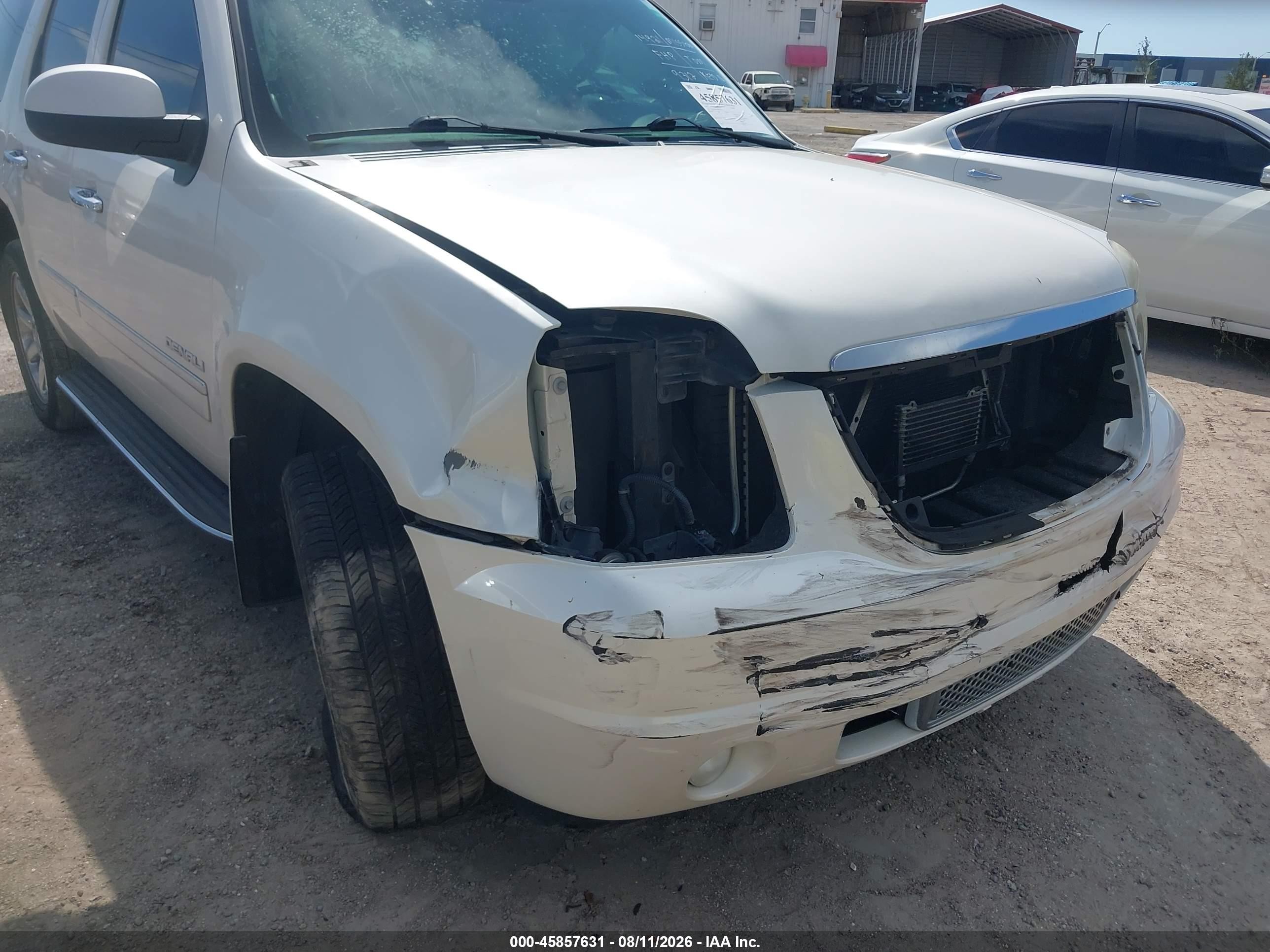 2011 Gmc Yukon Denali Белый vin: 1GKS1EEF5BR369312