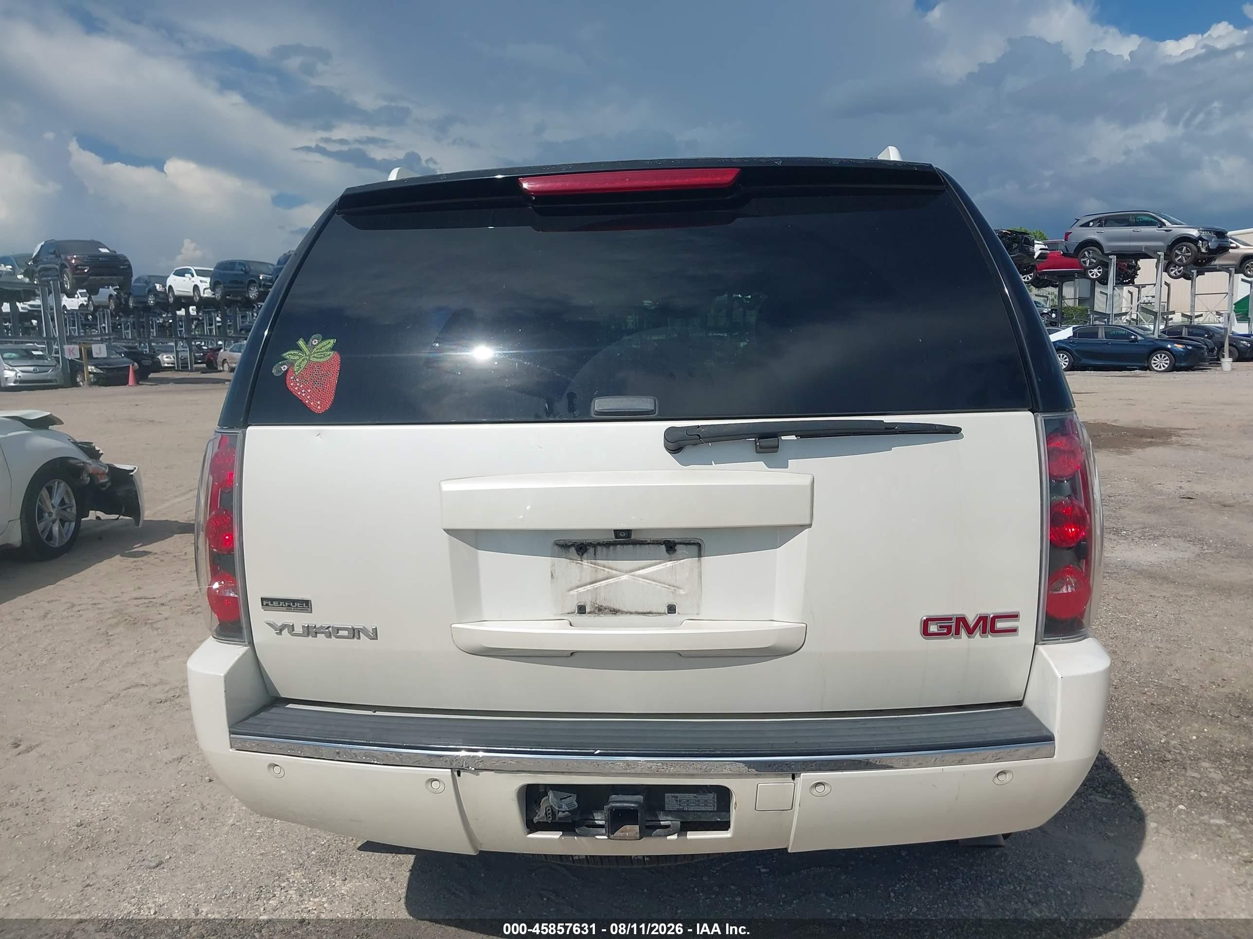 2011 Gmc Yukon Denali Белый vin: 1GKS1EEF5BR369312