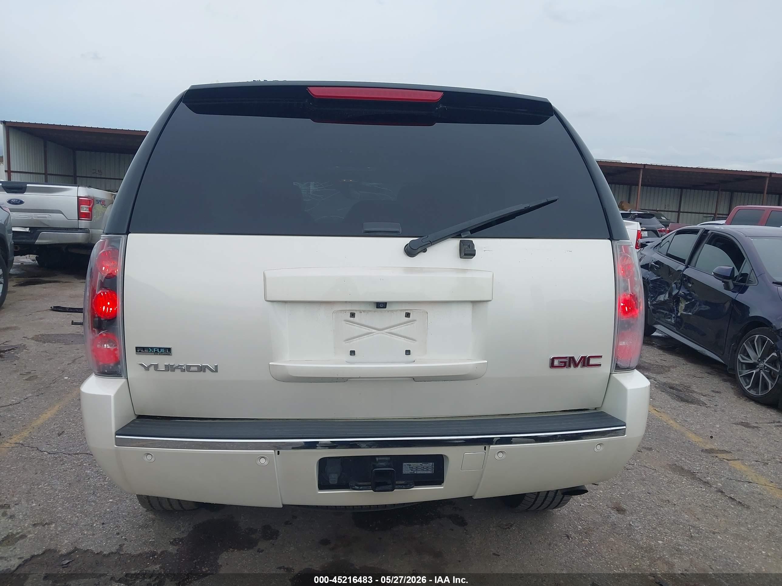 2011 Gmc Yukon Denali Белый vin: 1GKS1EEF5BR389916