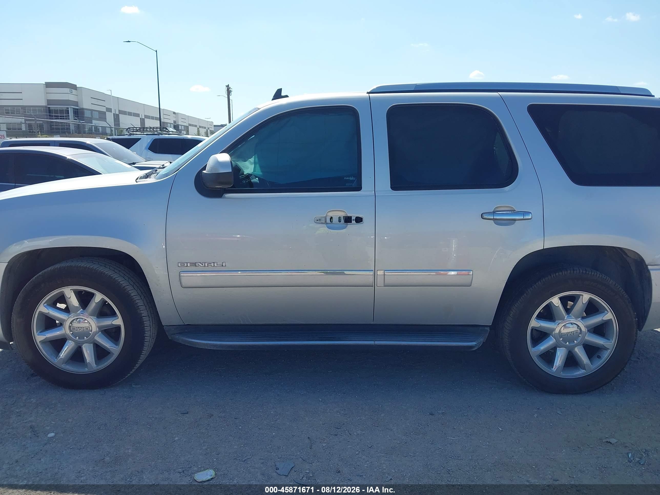 2013 Gmc Yukon Denali Silver vin: 1GKS1EEF5DR366803