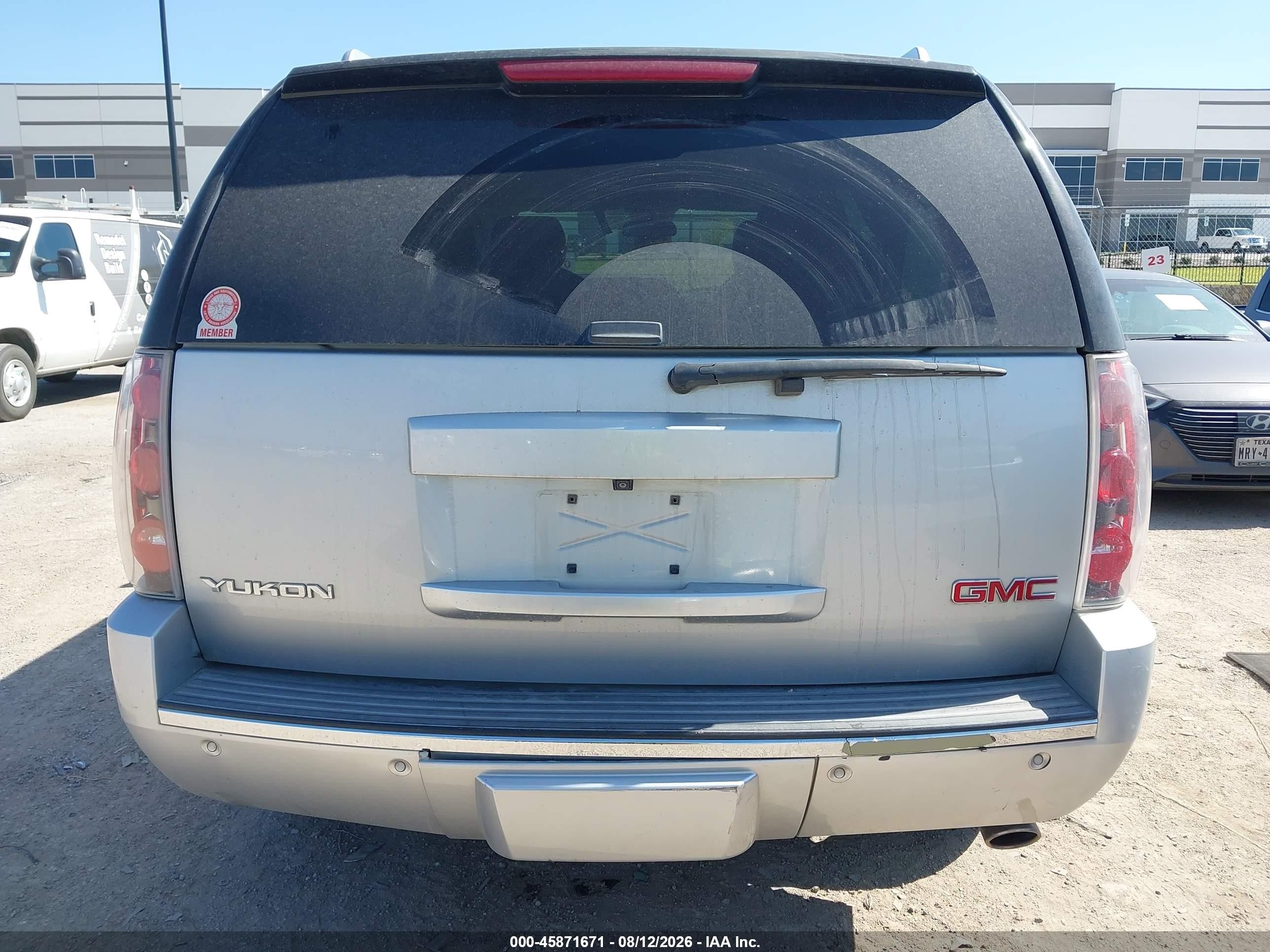 2013 Gmc Yukon Denali Silver vin: 1GKS1EEF5DR366803