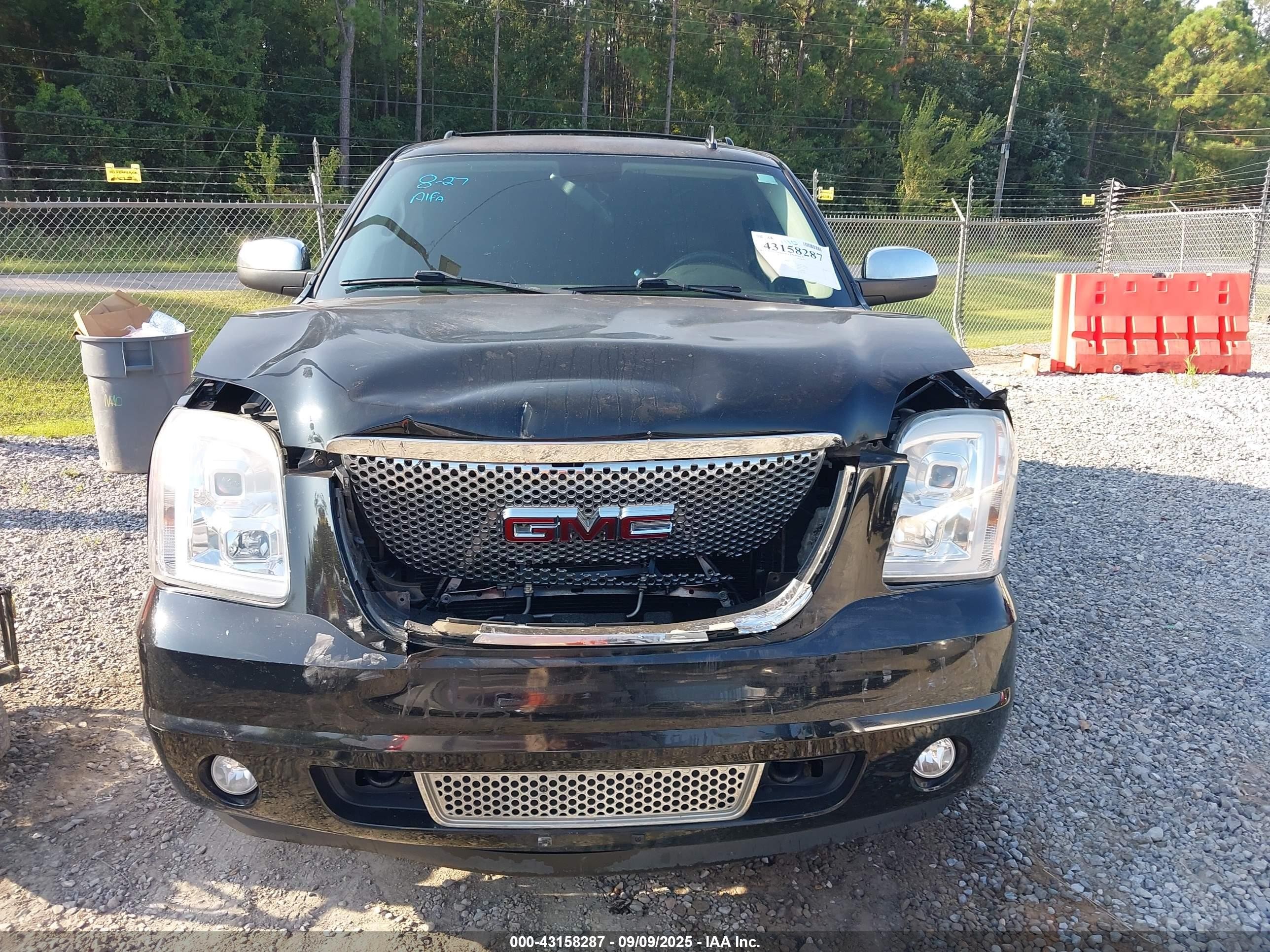 2011 Gmc Yukon Denali Black vin: 1GKS1EEF6BR139973