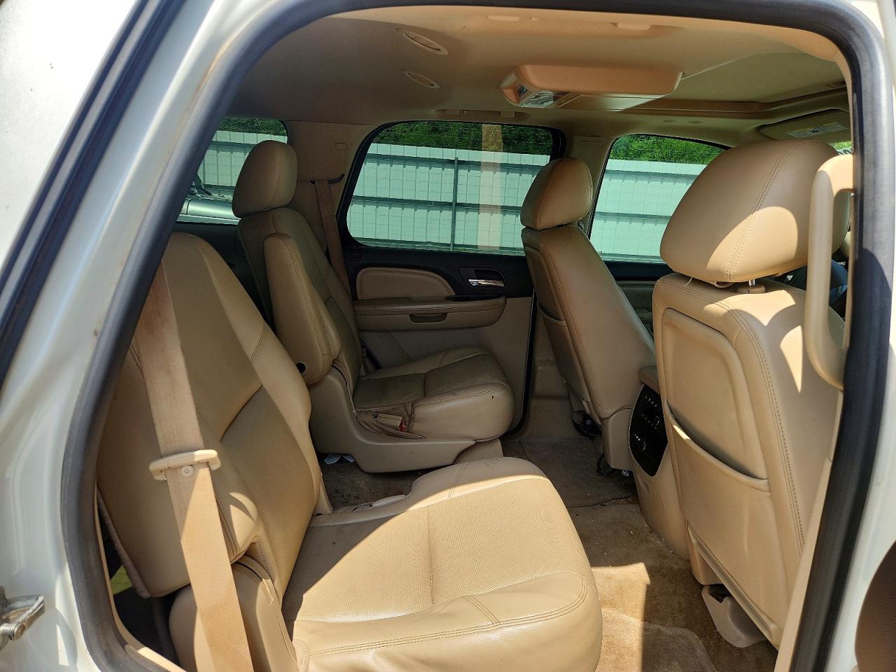 2014 Gmc Yukon Denali White vin: 1GKS1EEF6ER140206