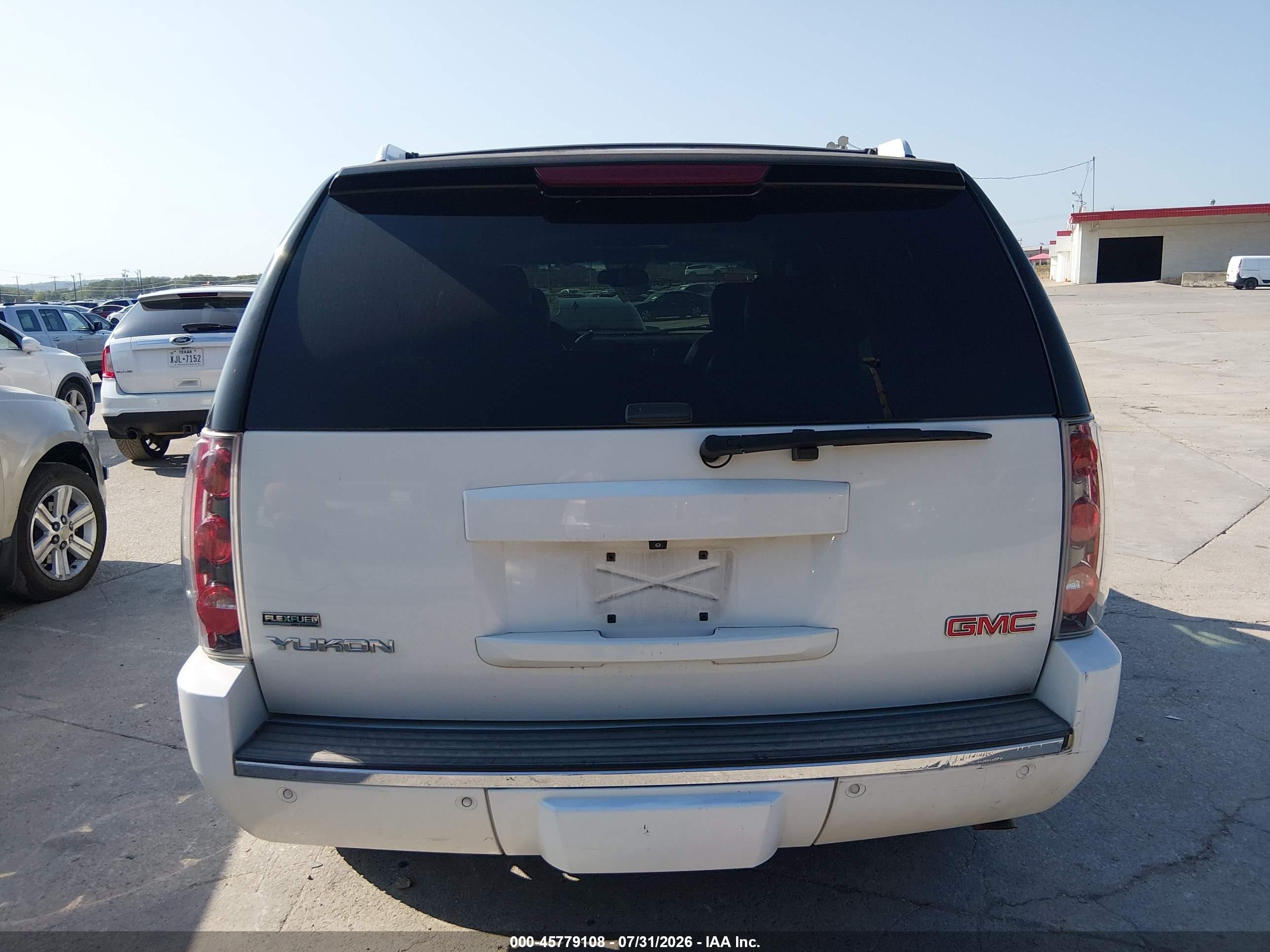 2011 Gmc Yukon Denali White vin: 1GKS1EEF7BR216401