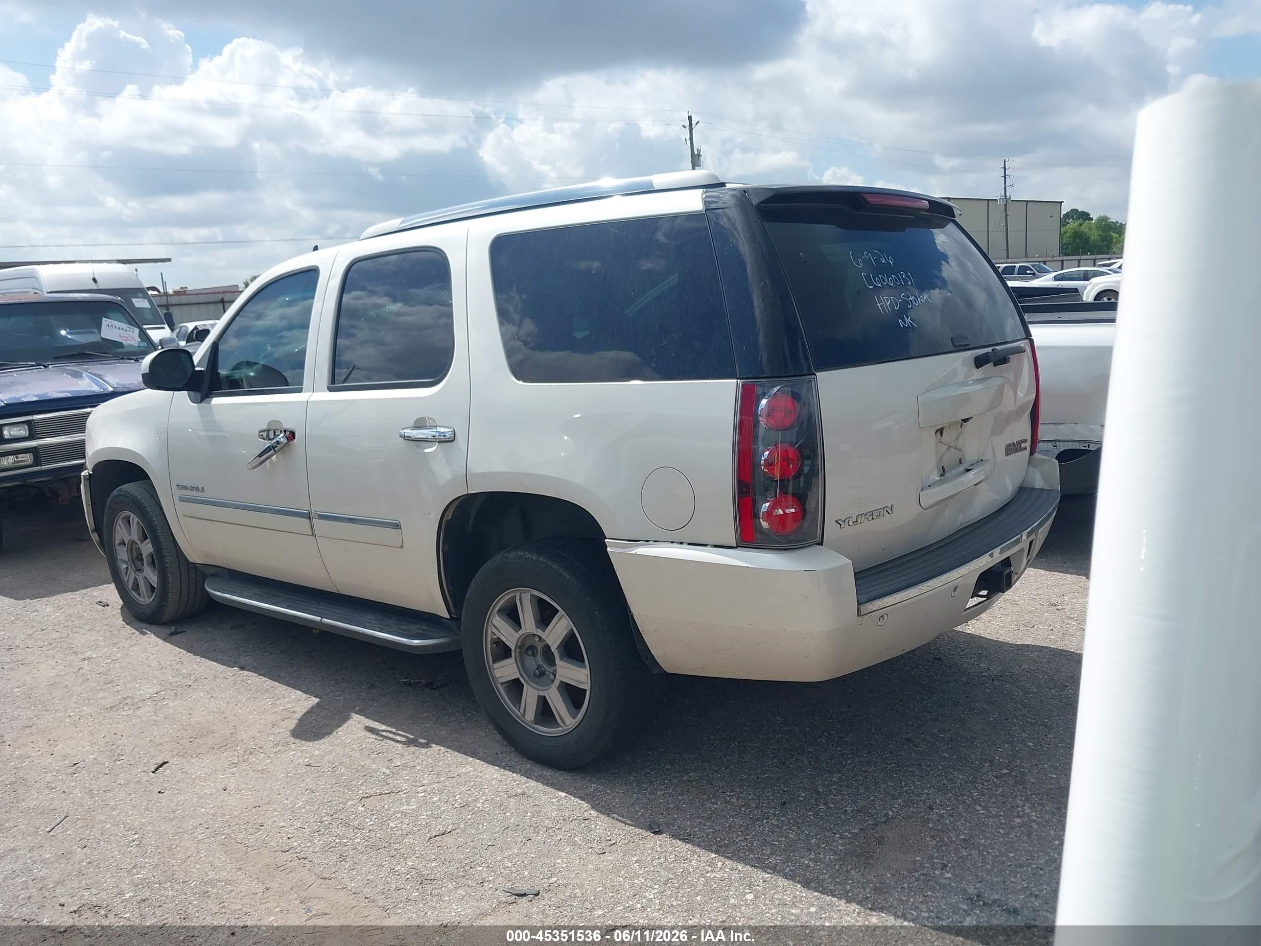 2013 Gmc Yukon Denali White vin: 1GKS1EEF9DR370417