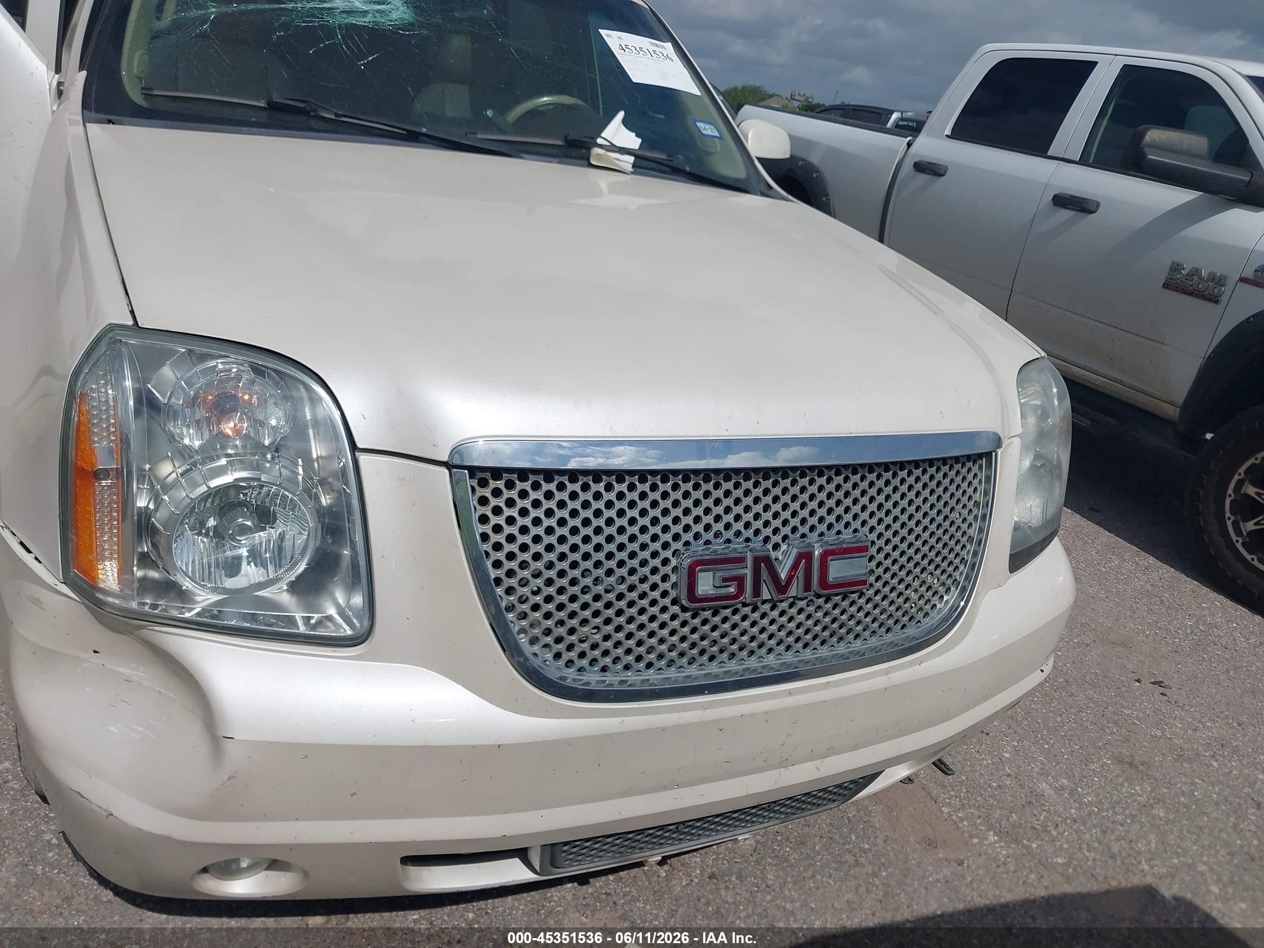 2013 Gmc Yukon Denali White vin: 1GKS1EEF9DR370417