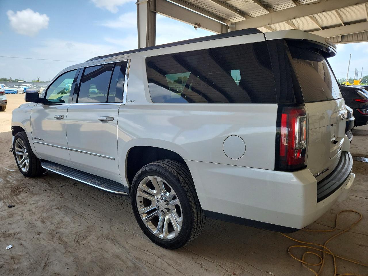 2018 Gmc Yukon Xl C1500 Slt White vin: 1GKS1GKC1JR366606