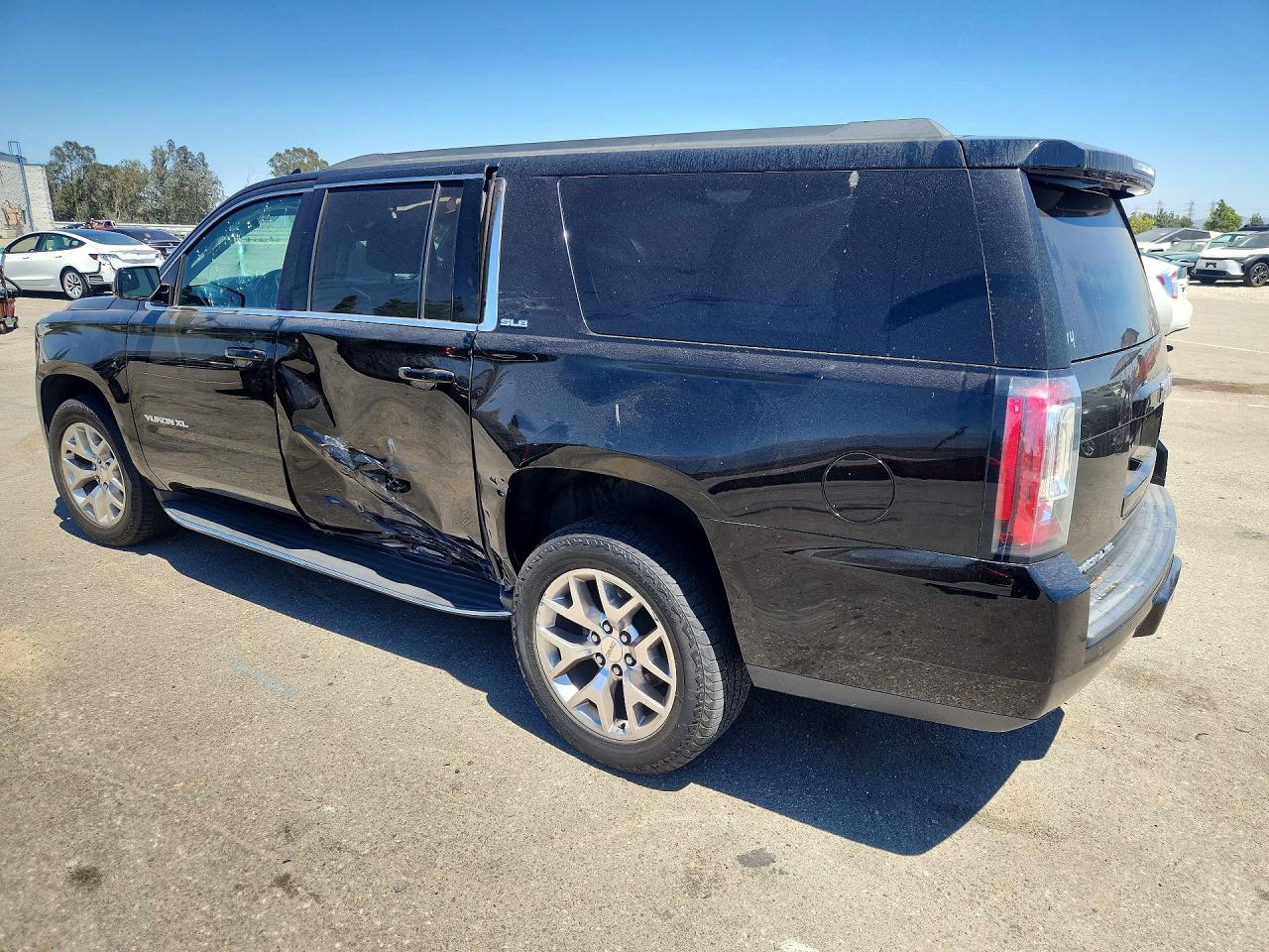 2015 Gmc Yukon Xl C1500 Sle Black vin: 1GKS1GKC3FR722464