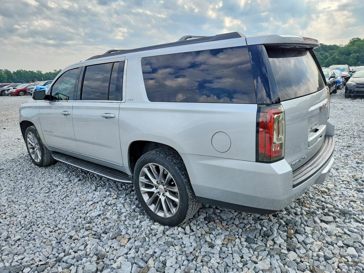 2016 Gmc Yukon Xl C1500 Slt Серый vin: 1GKS1GKC3GR293716