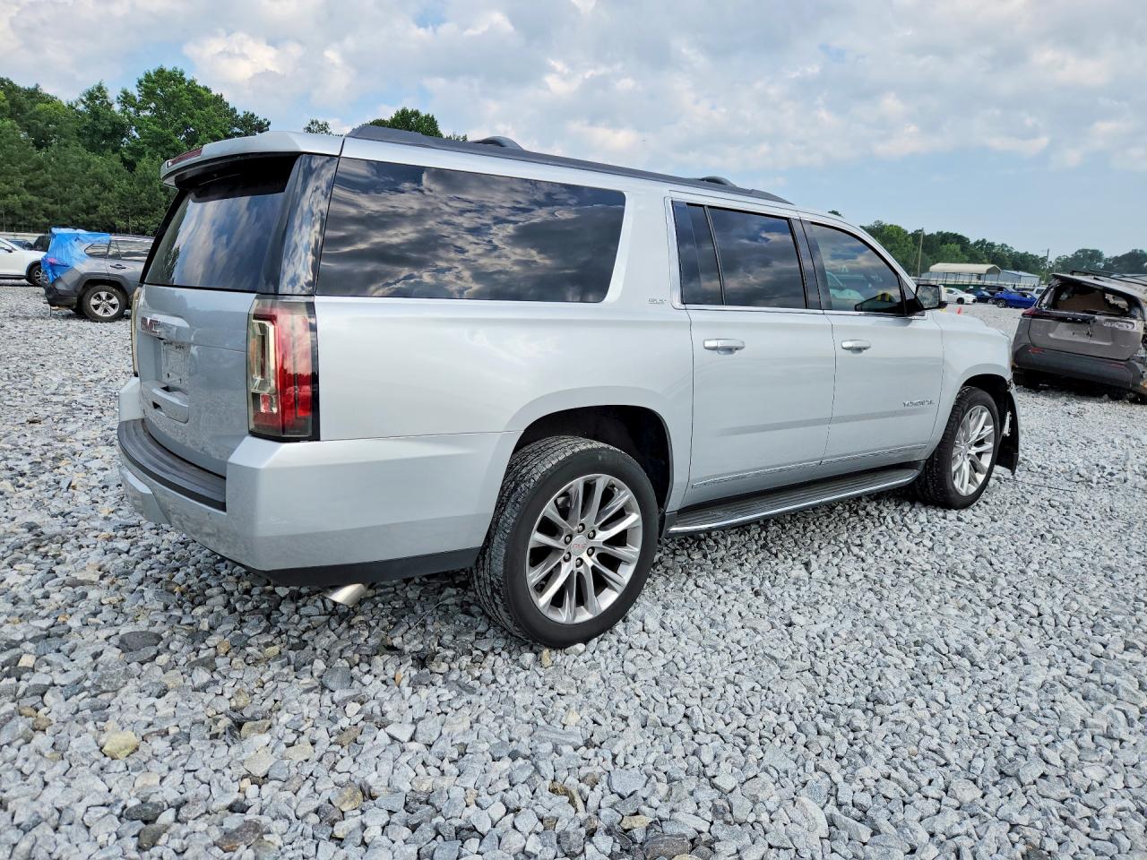 2016 Gmc Yukon Xl C1500 Slt Серый vin: 1GKS1GKC3GR293716
