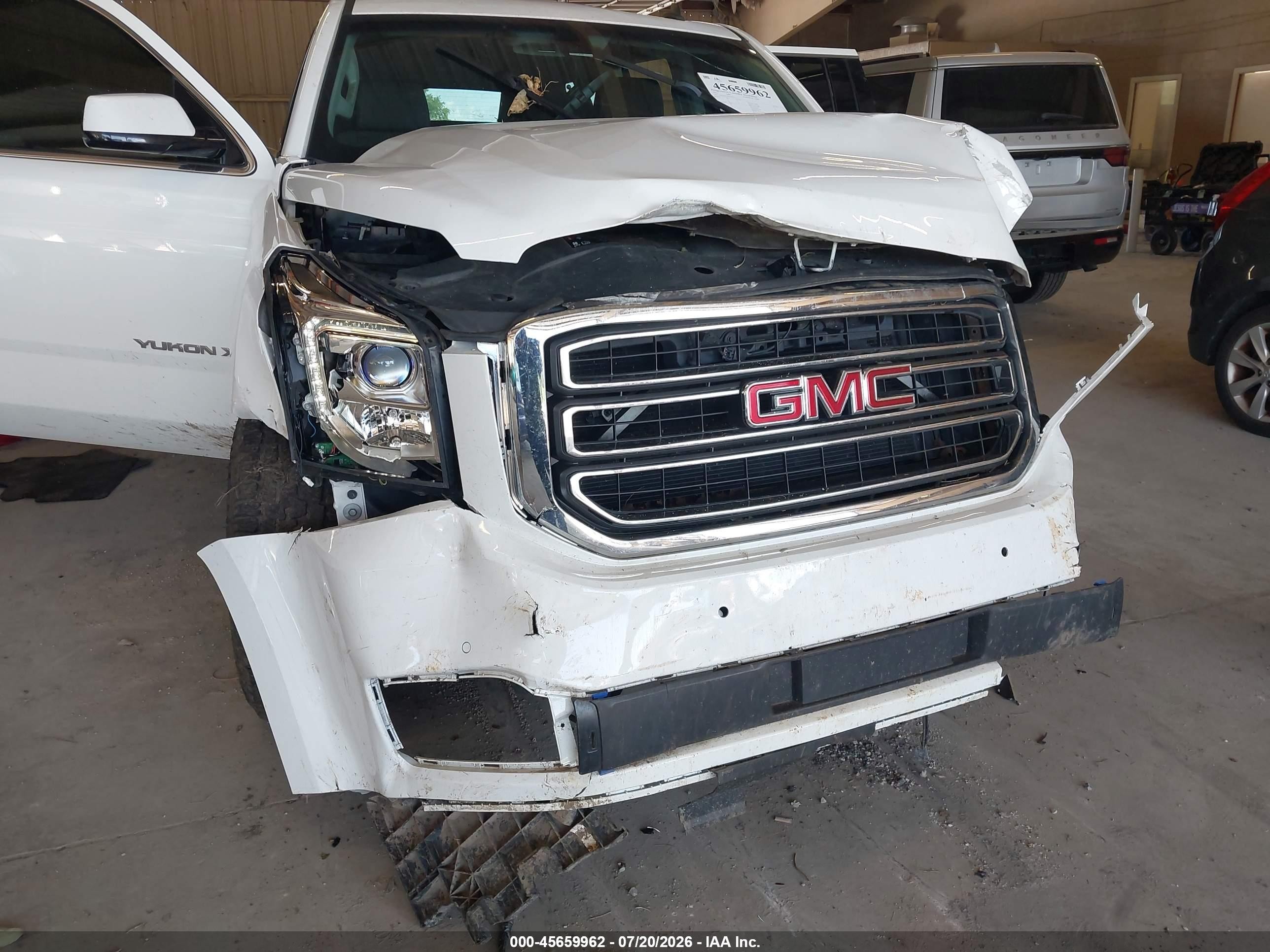 2015 Gmc Yukon Xl 1500 Sle Белый vin: 1GKS1GKC4FR158713