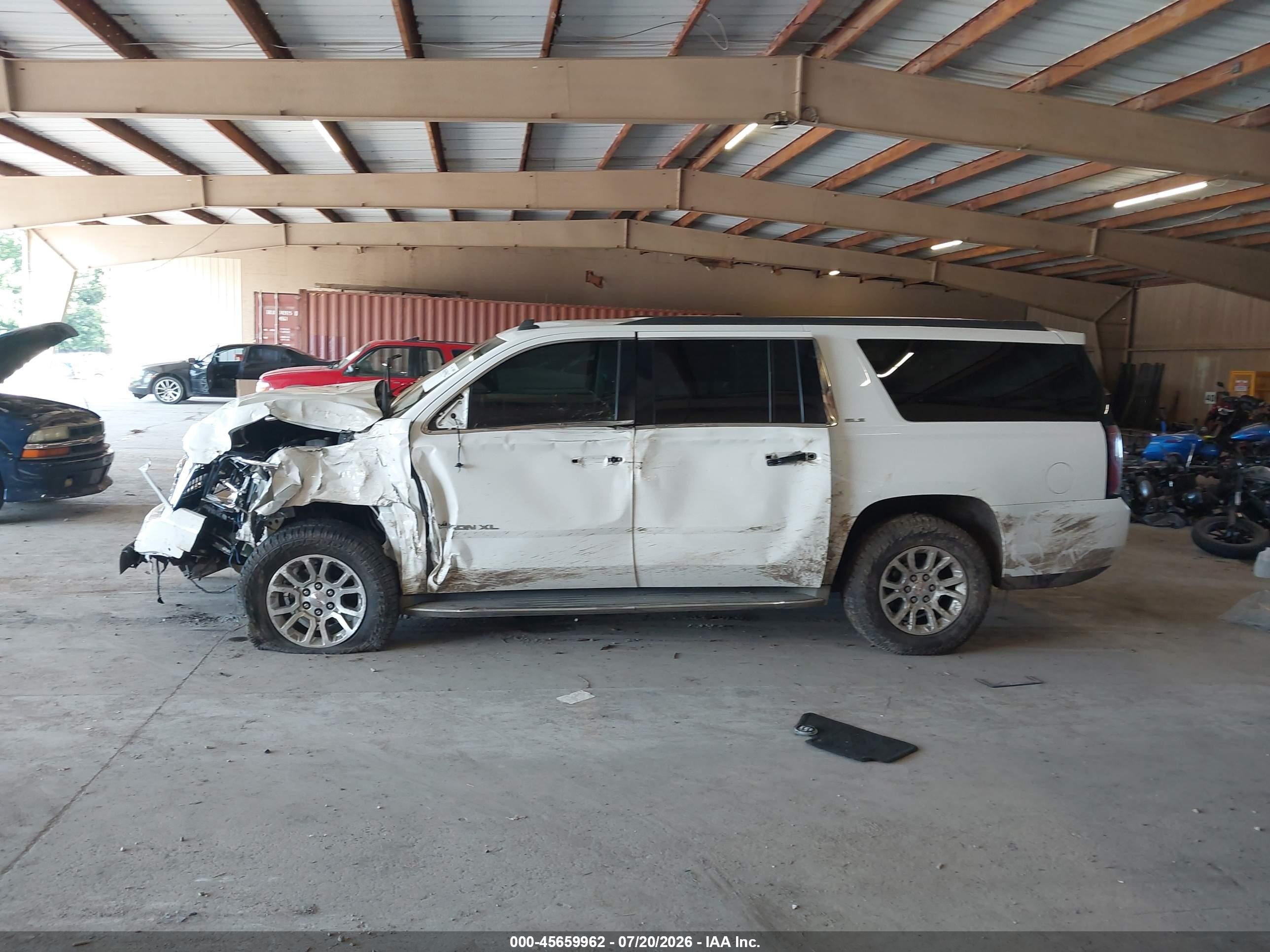 2015 Gmc Yukon Xl 1500 Sle Белый vin: 1GKS1GKC4FR158713