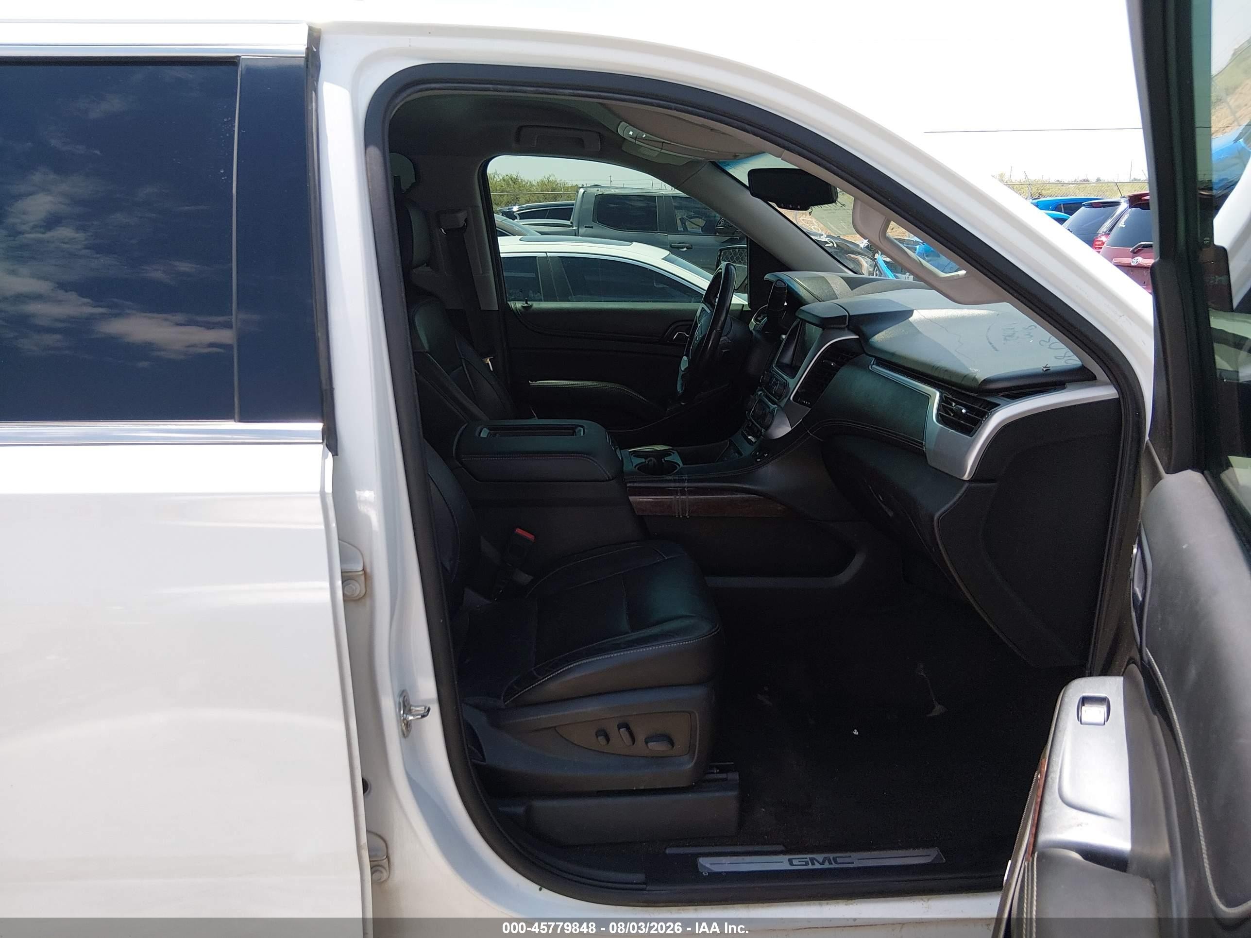 2018 Gmc Yukon Xl Slt White vin: 1GKS1GKC4JR288144