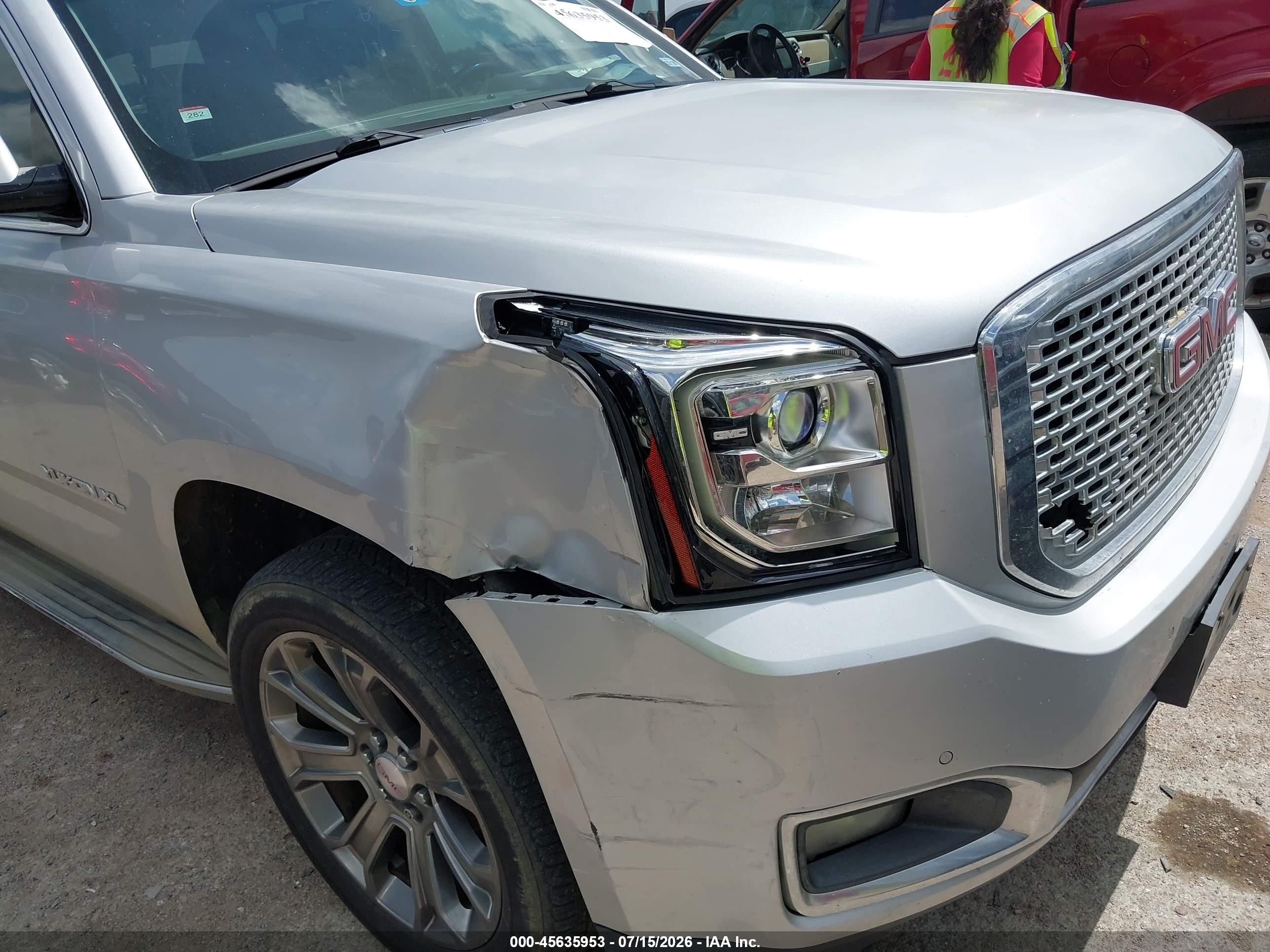 2015 Gmc Yukon Xl 1500 Sle Silver vin: 1GKS1GKC5FR172300
