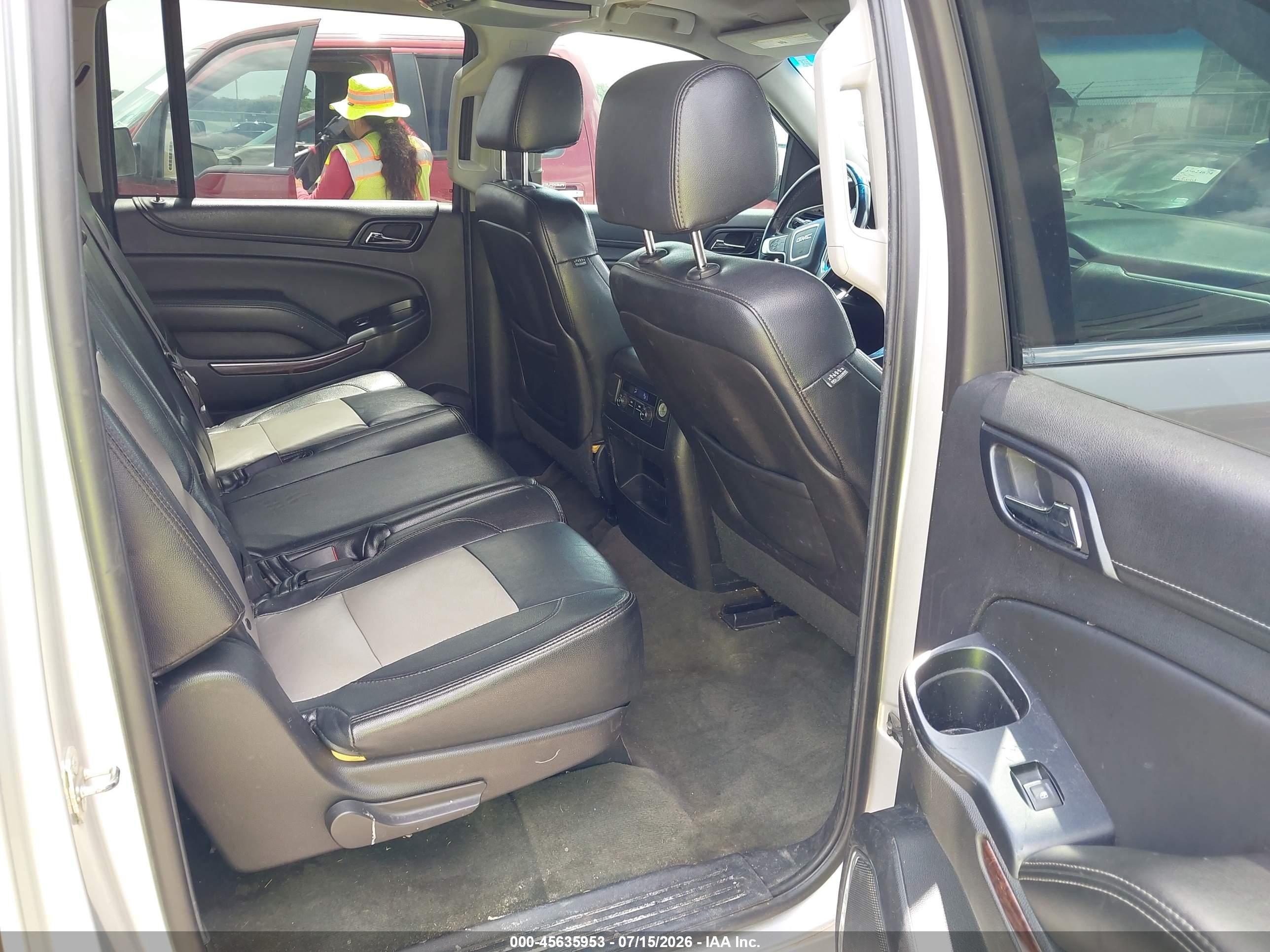 2015 Gmc Yukon Xl 1500 Sle Silver vin: 1GKS1GKC5FR172300
