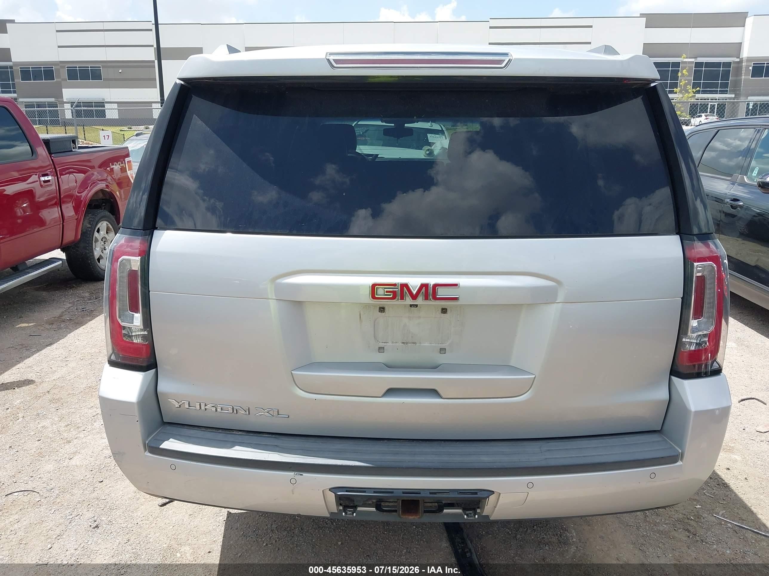 2015 Gmc Yukon Xl 1500 Sle Silver vin: 1GKS1GKC5FR172300