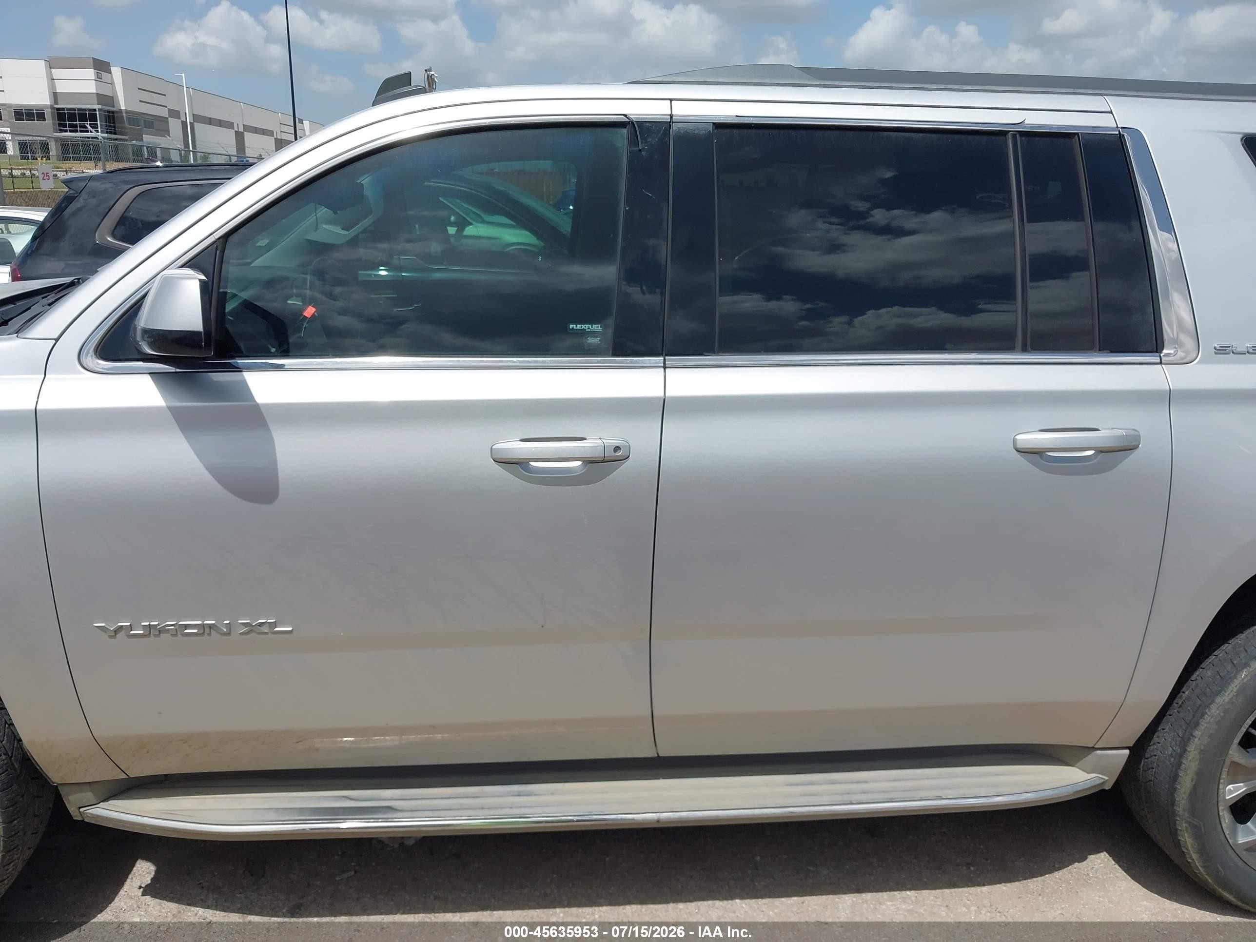 2015 Gmc Yukon Xl 1500 Sle Silver vin: 1GKS1GKC5FR172300
