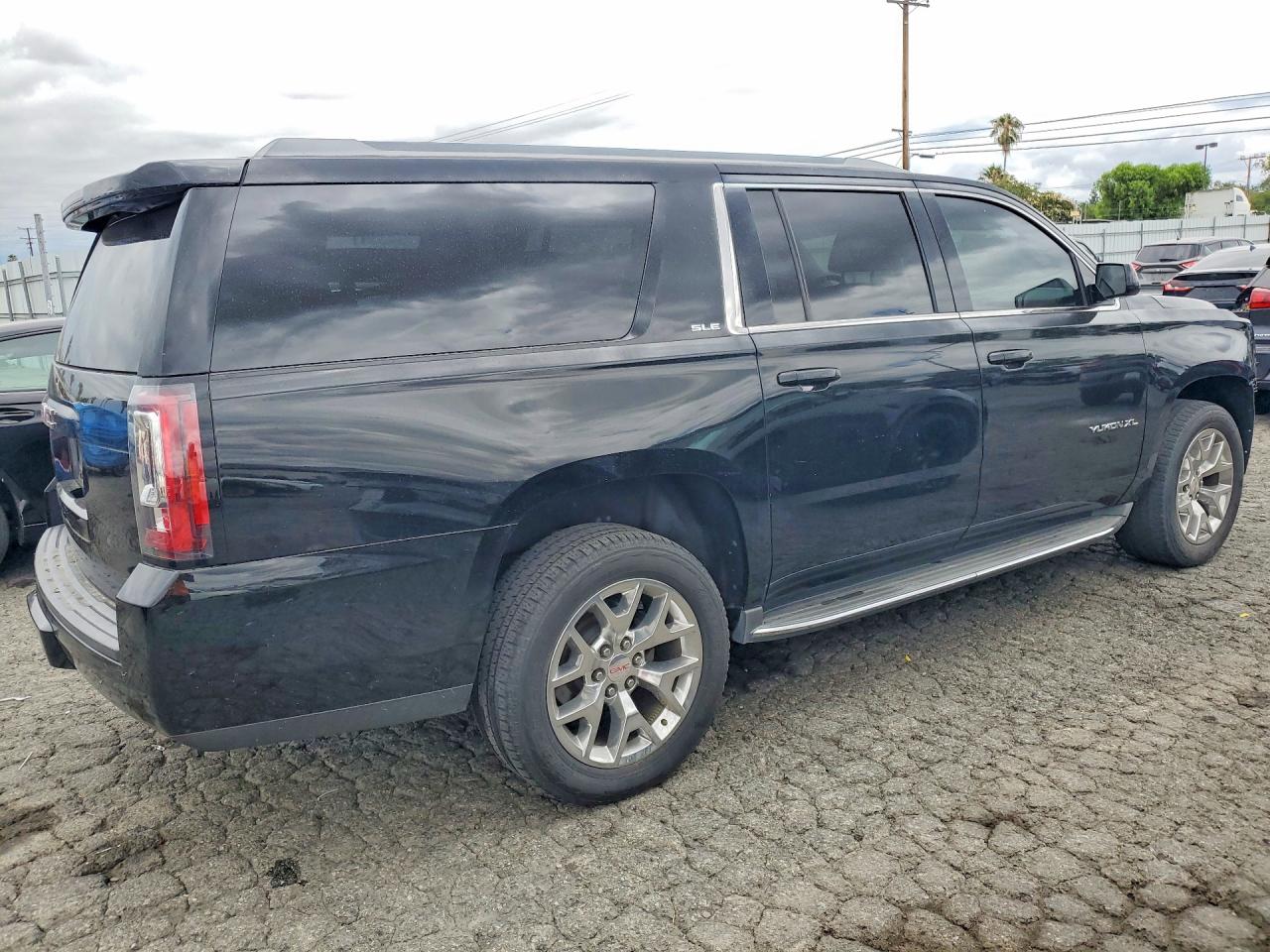 2015 Gmc Yukon Xl C1500 Sle Black vin: 1GKS1GKC6FR746404