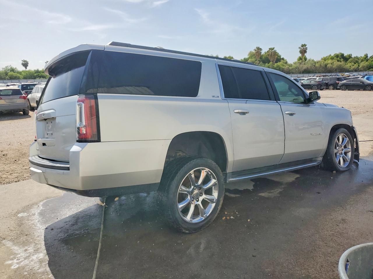 2015 Gmc Yukon Xl C1500 Sle Silver vin: 1GKS1GKCXFR734370
