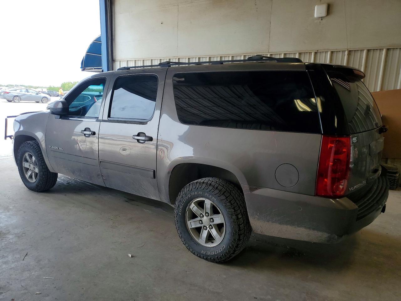 2013 Gmc Yukon Xl C1500 Sle Серый vin: 1GKS1HE02DR106176