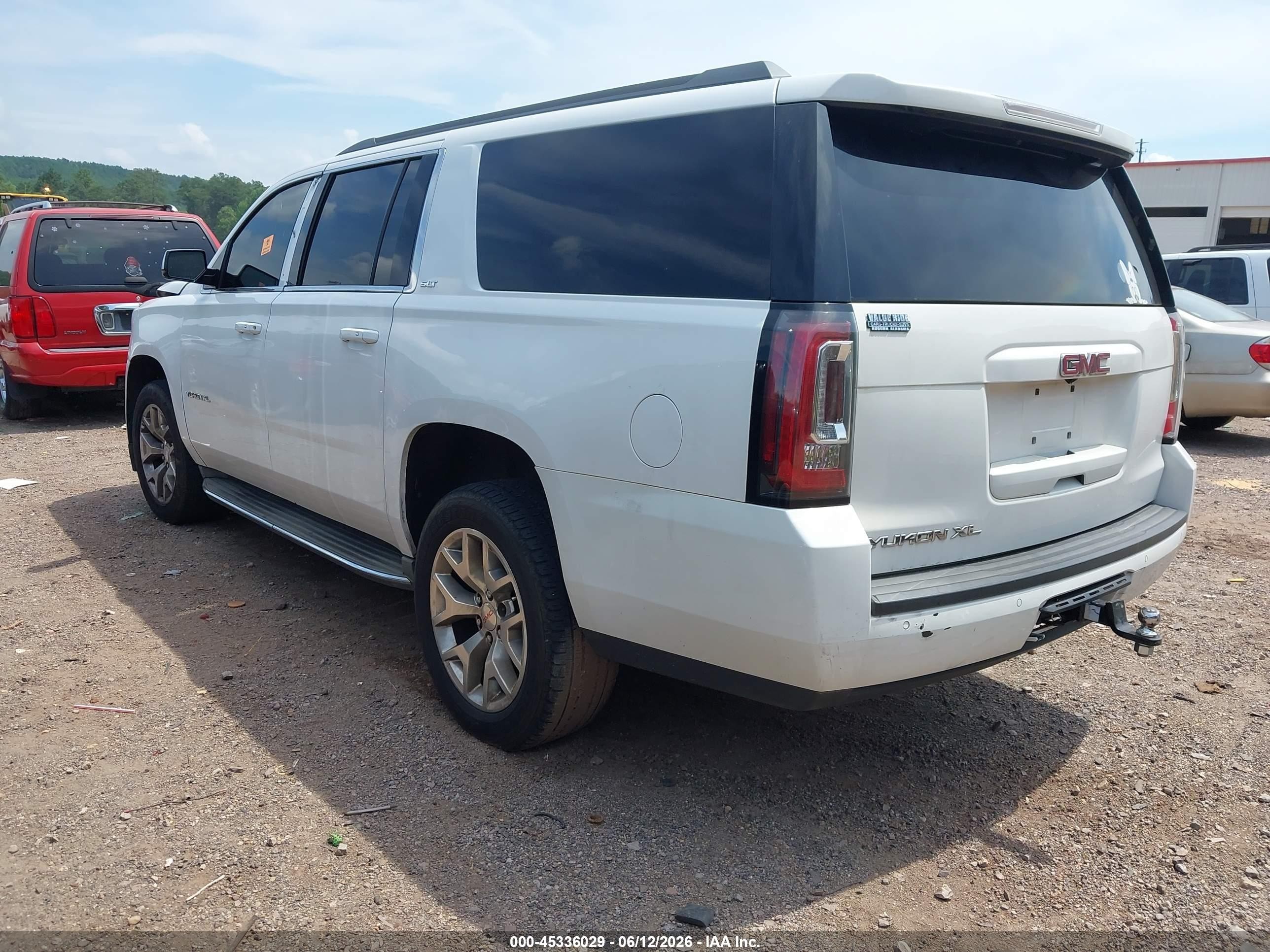 2015 Gmc Yukon Xl 1500 Slt White vin: 1GKS1HKC1FR510068
