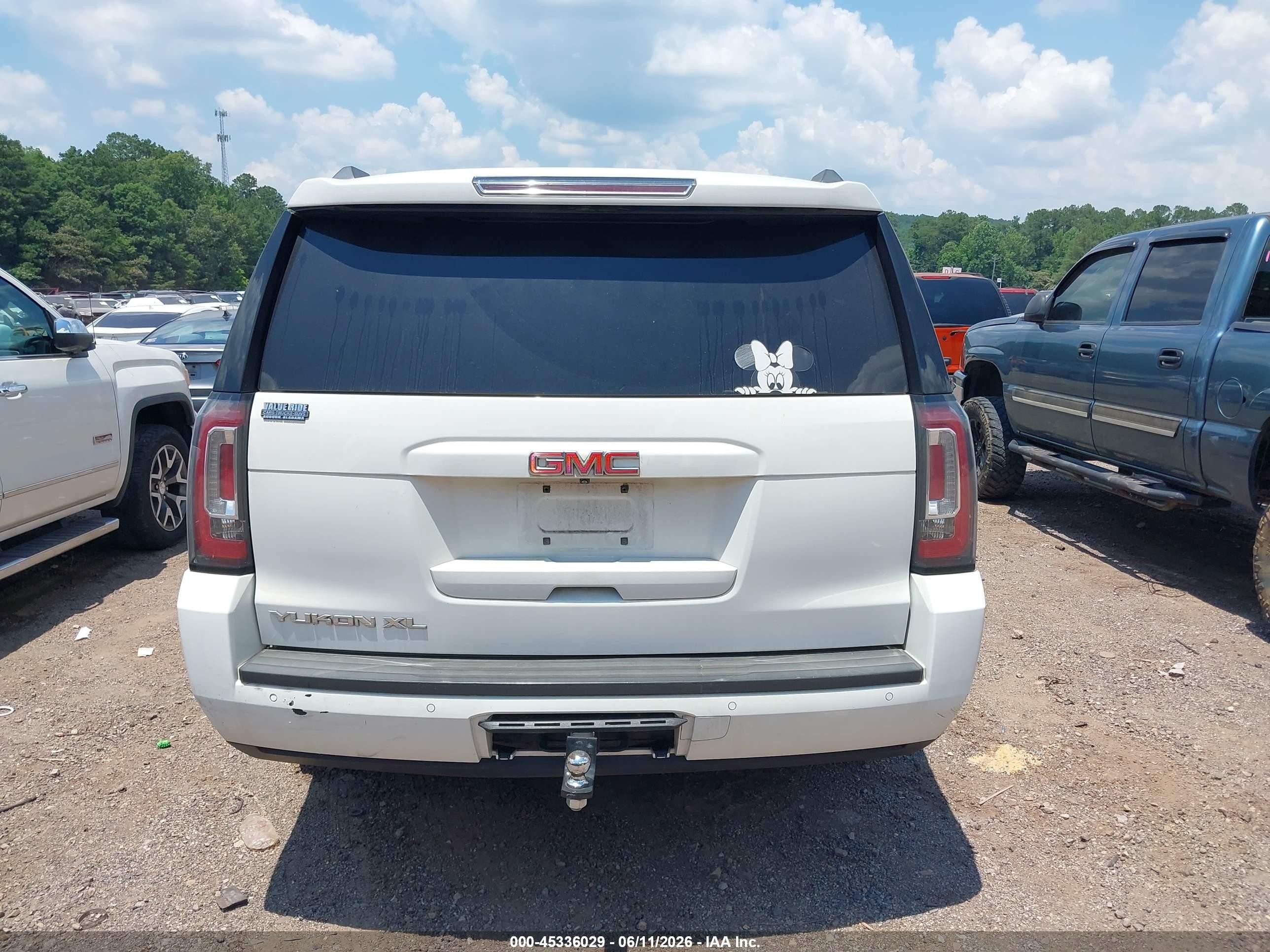 2015 Gmc Yukon Xl 1500 Slt White vin: 1GKS1HKC1FR510068