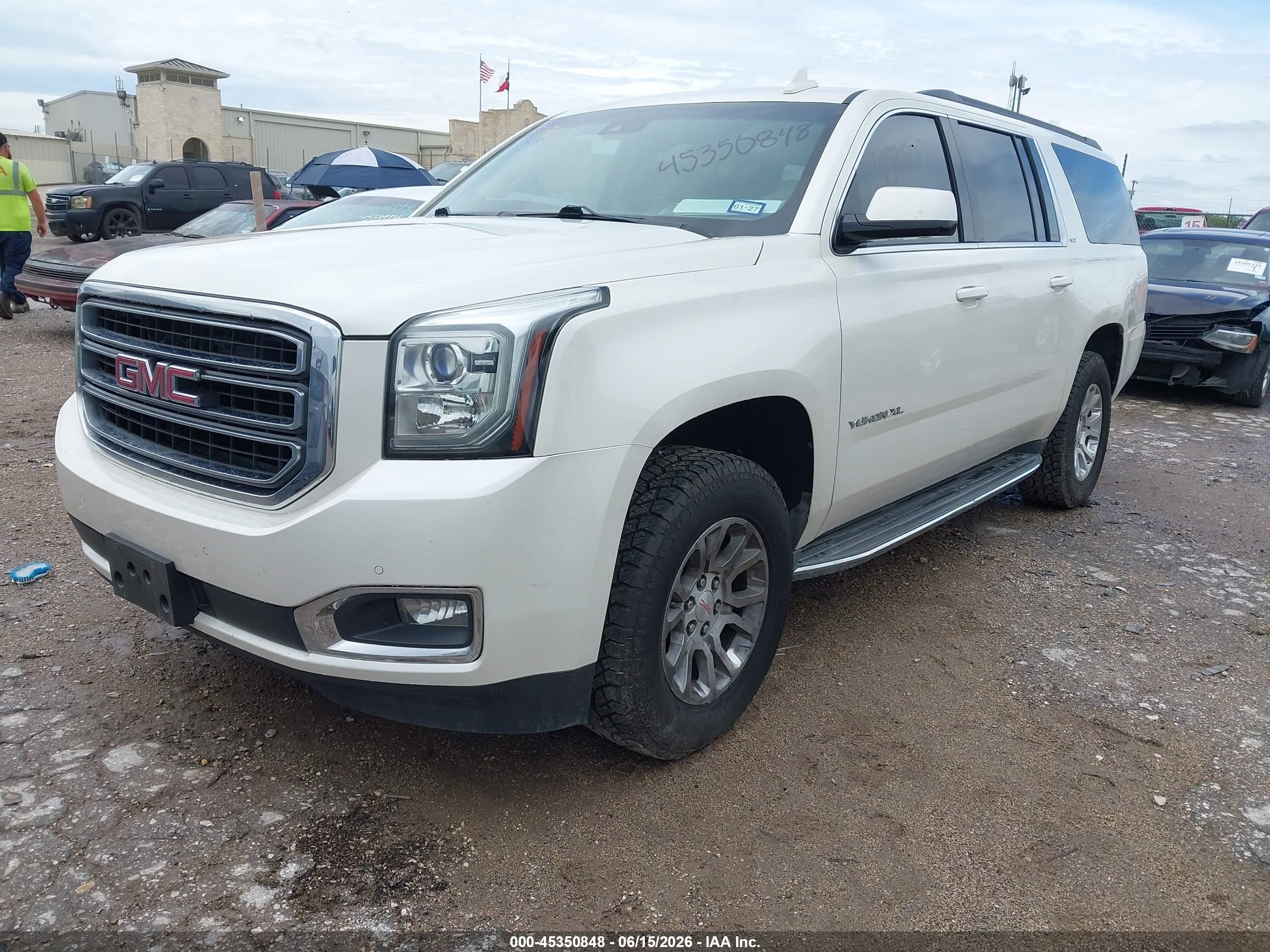 2015 Gmc Yukon Xl 1500 Slt White vin: 1GKS1HKC2FR610907