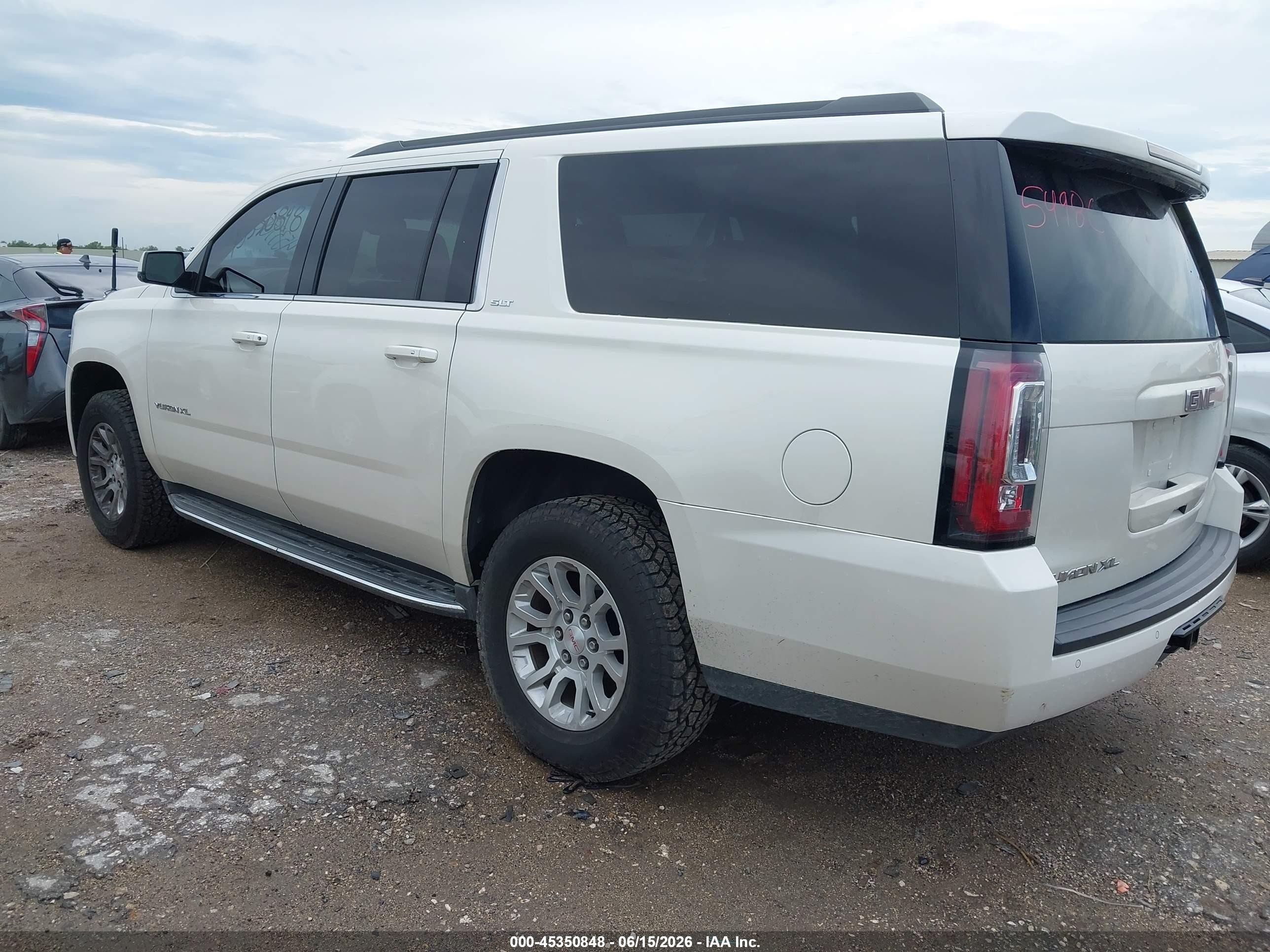 2015 Gmc Yukon Xl 1500 Slt White vin: 1GKS1HKC2FR610907