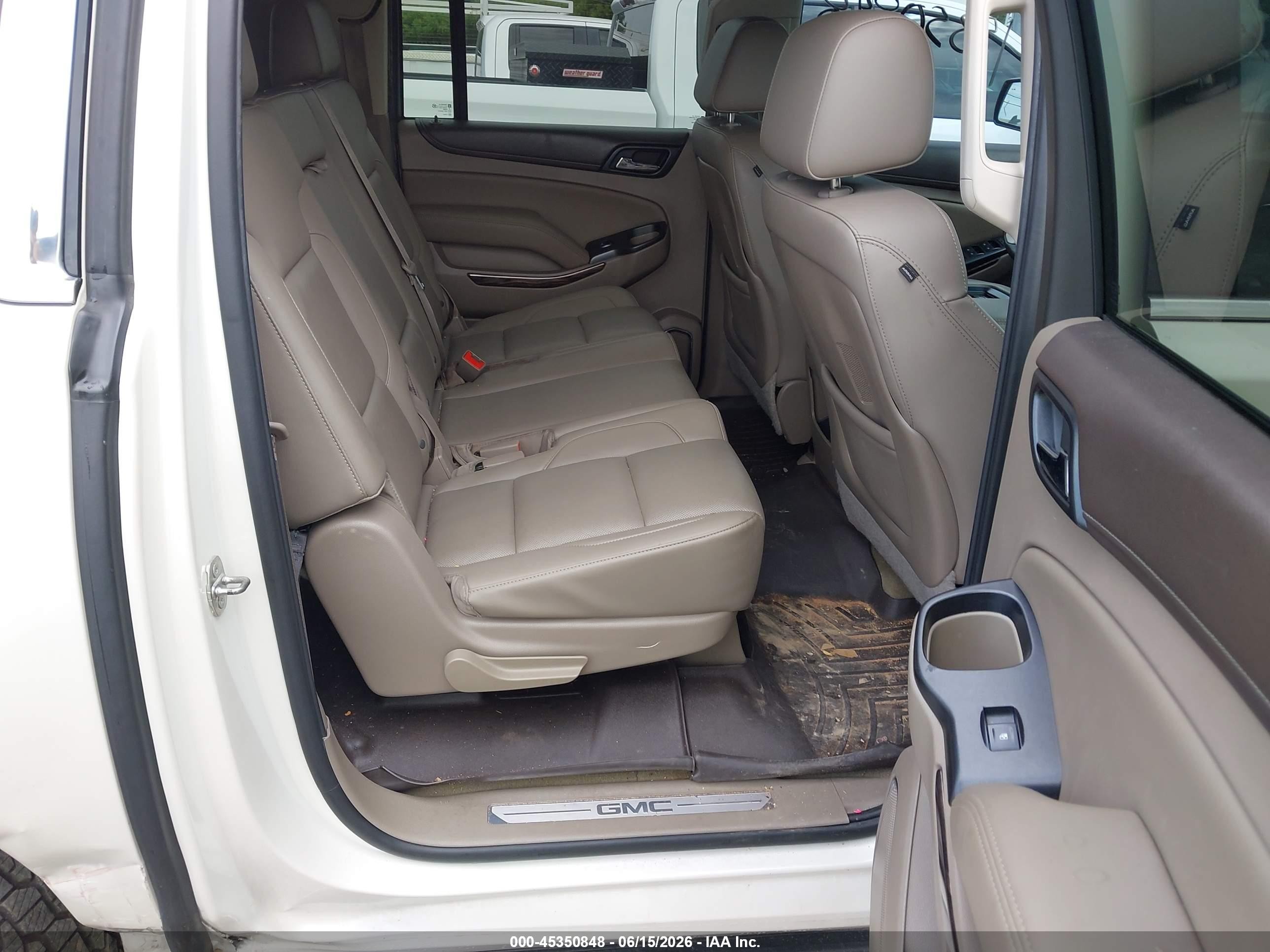 2015 Gmc Yukon Xl 1500 Slt White vin: 1GKS1HKC2FR610907