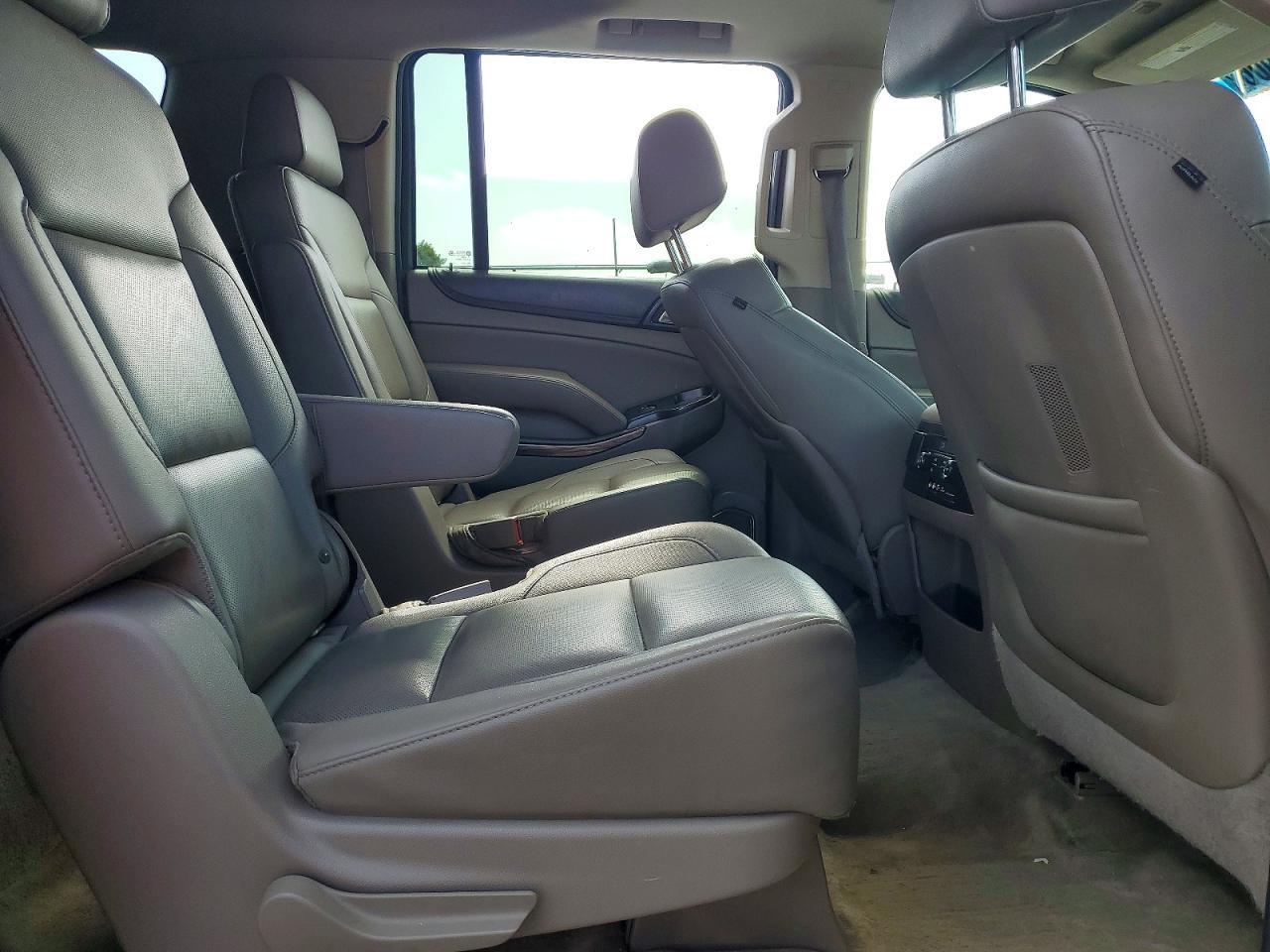 2015 Gmc Yukon Xl C1500 Slt White vin: 1GKS1HKC9FR269408