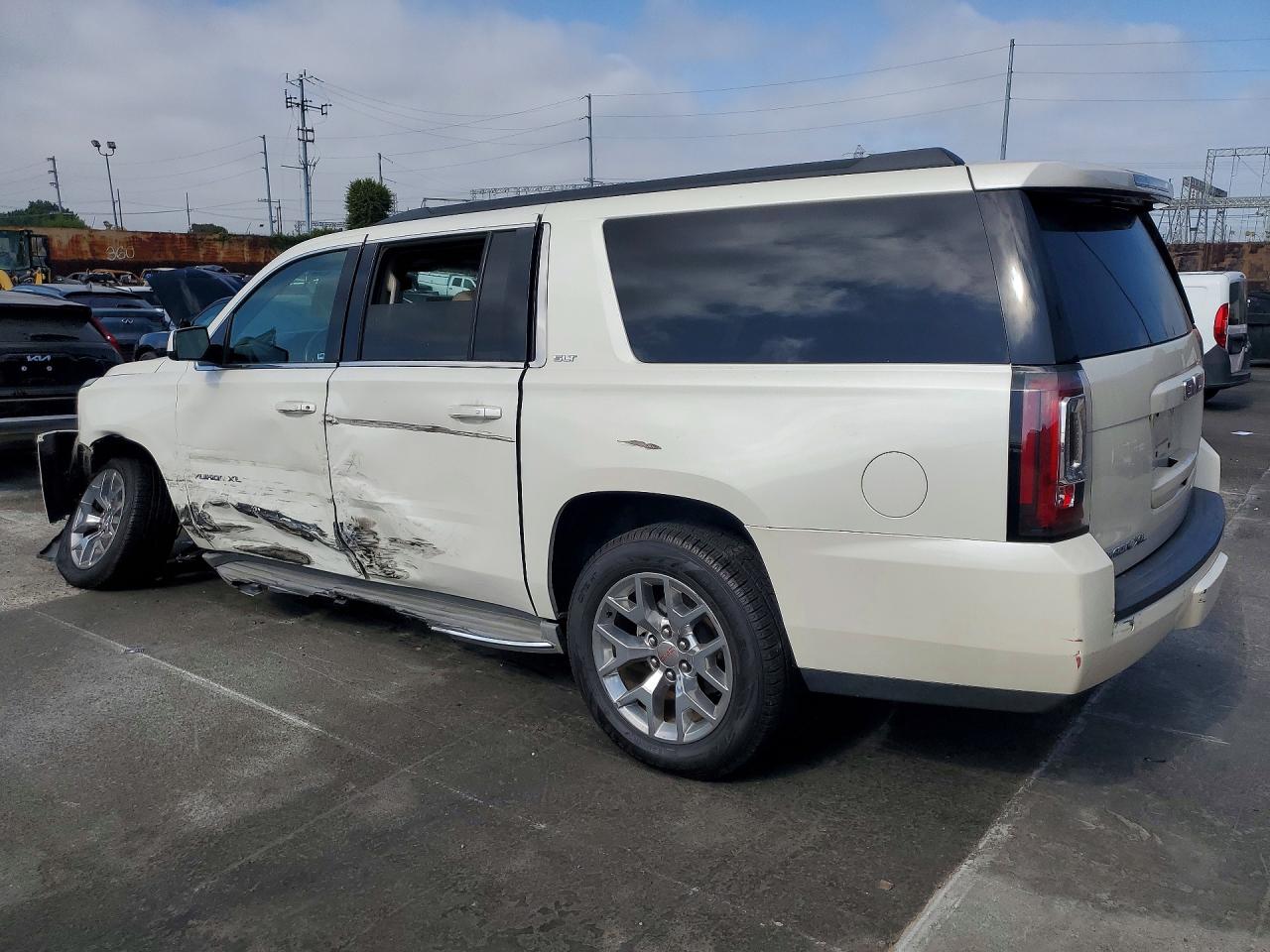 2015 Gmc Yukon Xl C1500 Slt White vin: 1GKS1HKC9FR269408