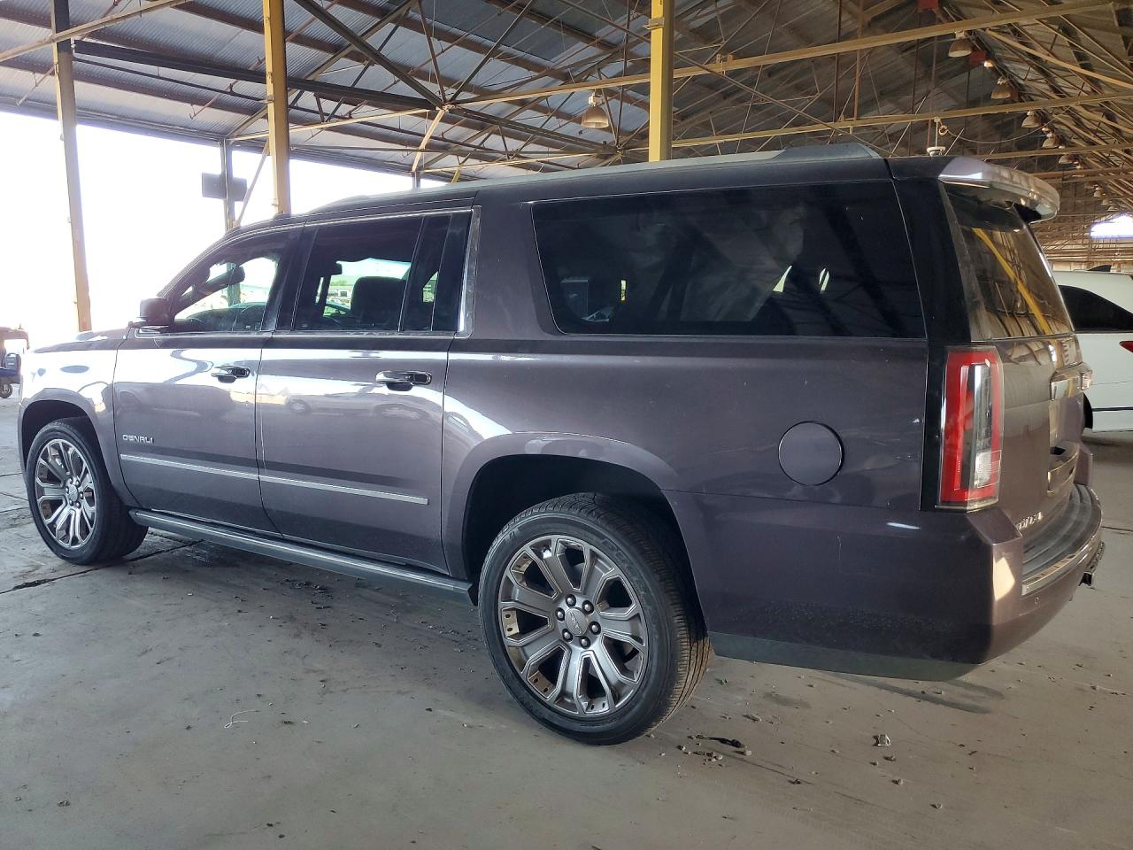 2015 Gmc Yukon Xl Denali Коричневый vin: 1GKS1JKJ2FR654590