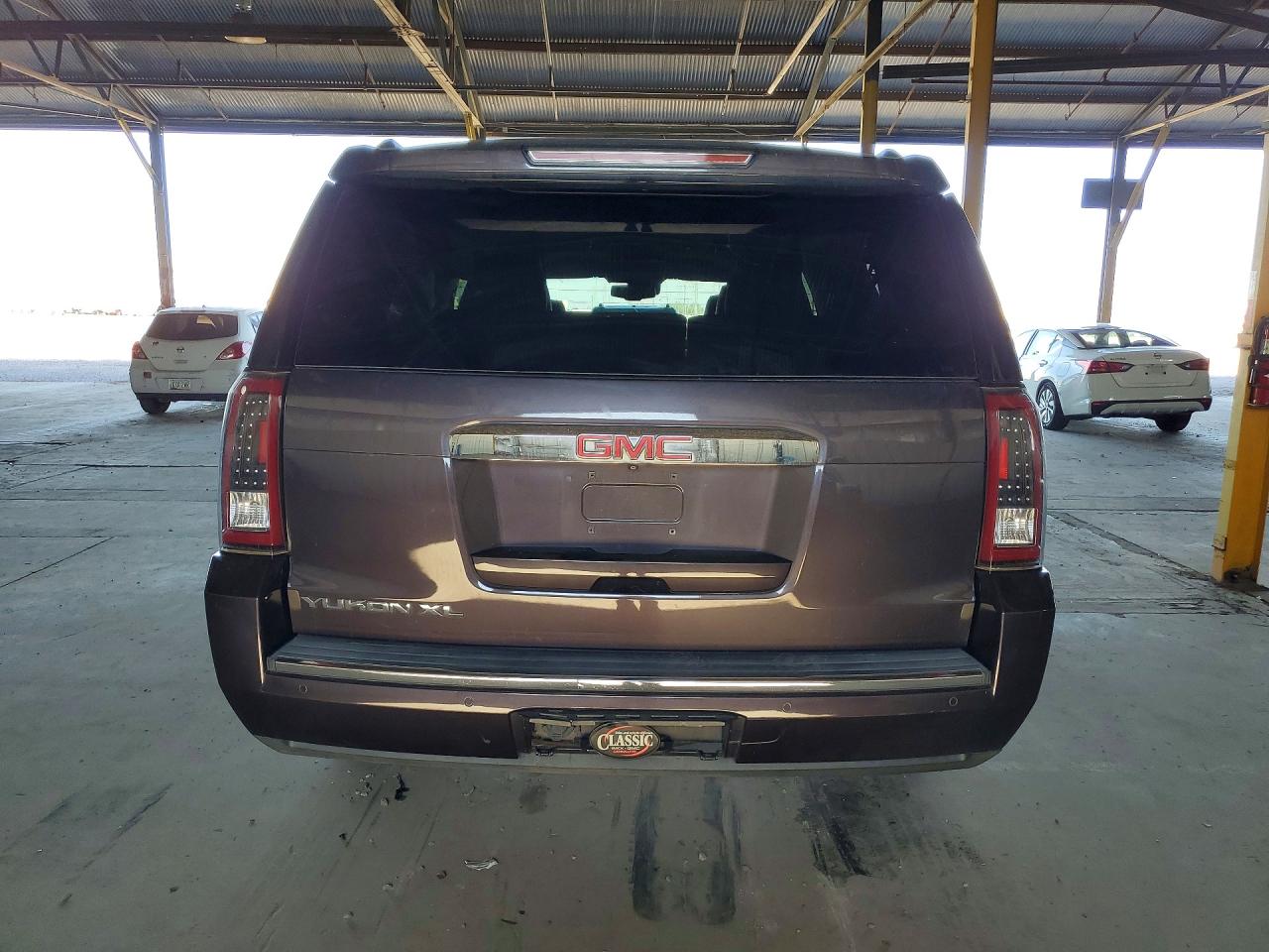 2015 Gmc Yukon Xl Denali Коричневый vin: 1GKS1JKJ2FR654590