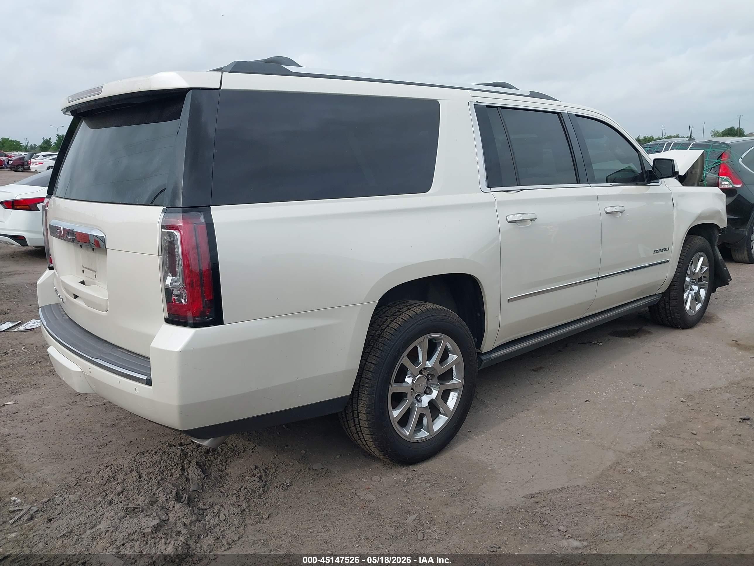 2015 Gmc Yukon Xl 1500 Denali White vin: 1GKS1JKJ3FR738496