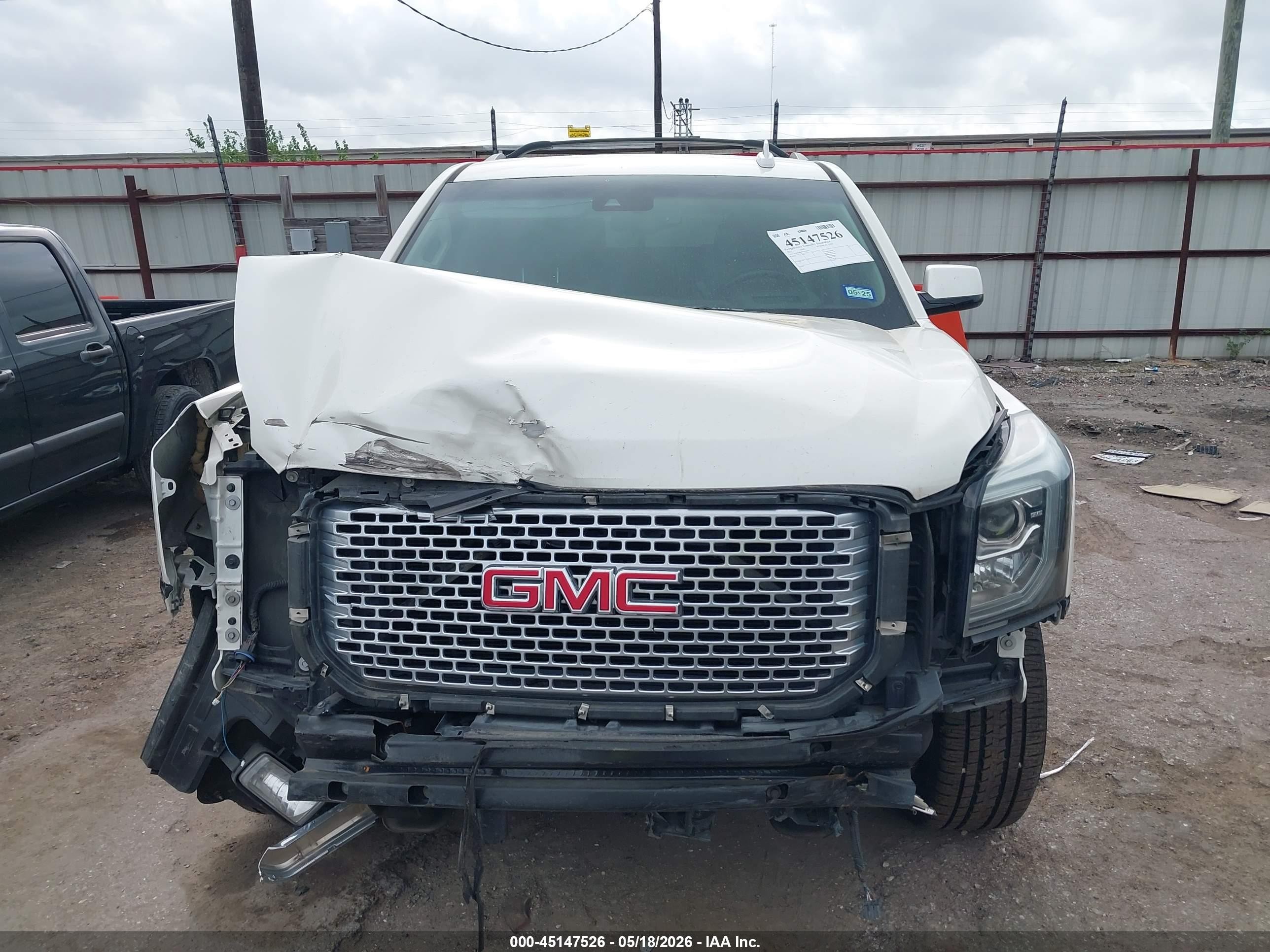2015 Gmc Yukon Xl 1500 Denali White vin: 1GKS1JKJ3FR738496